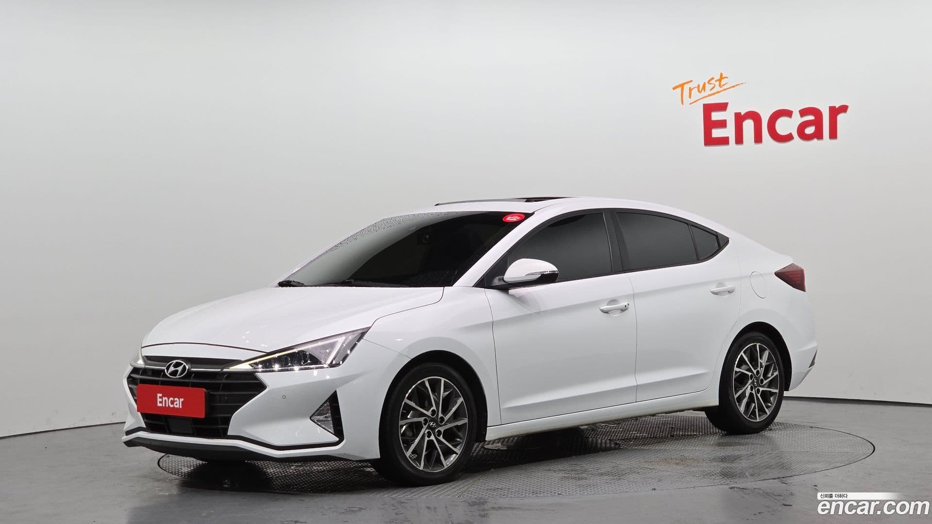 Main__Slider__Photo:AVANTE Hyundai 2019.2-0