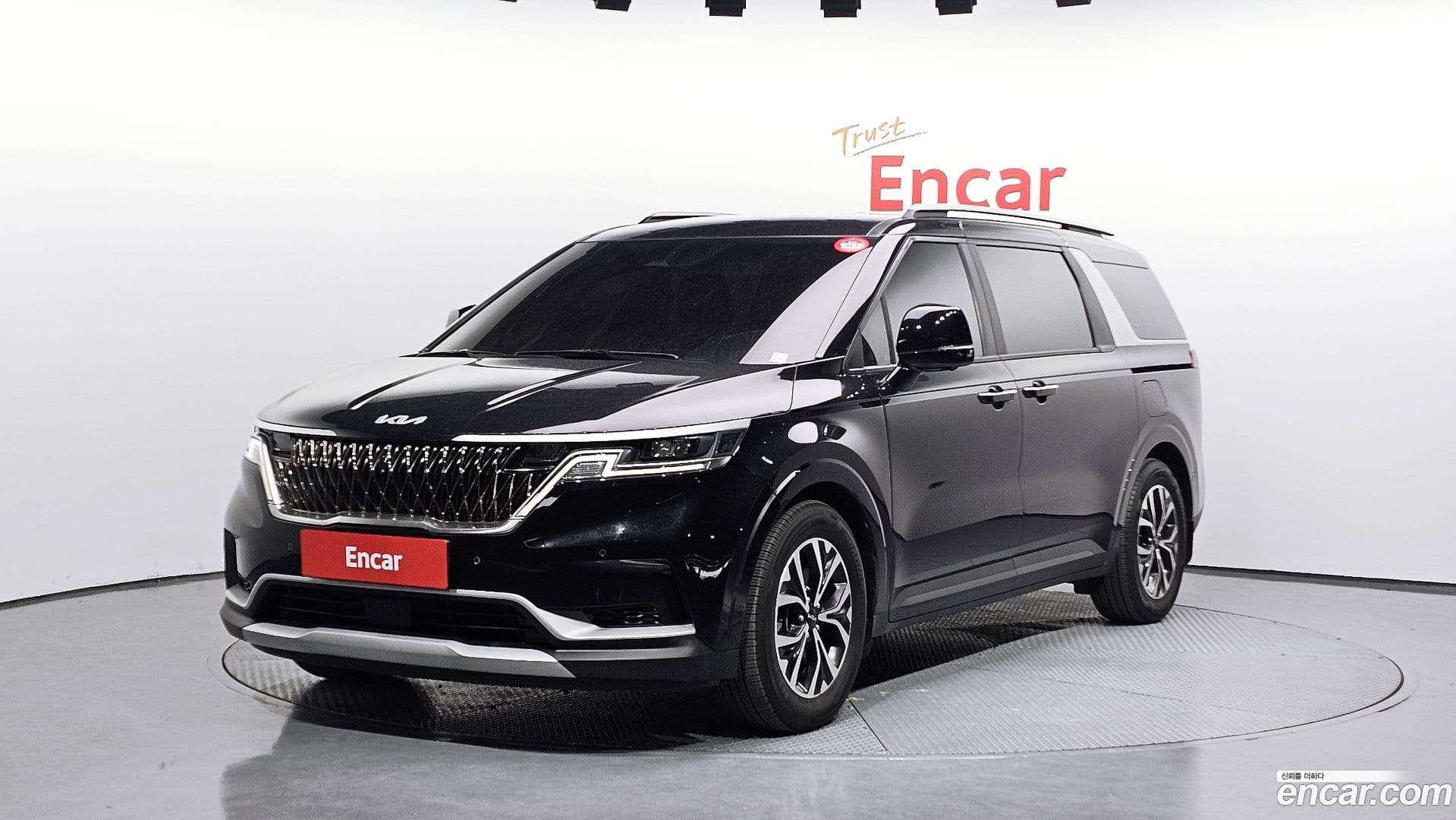 Main__Slider__Photo:Canival Kia 2023.4-0