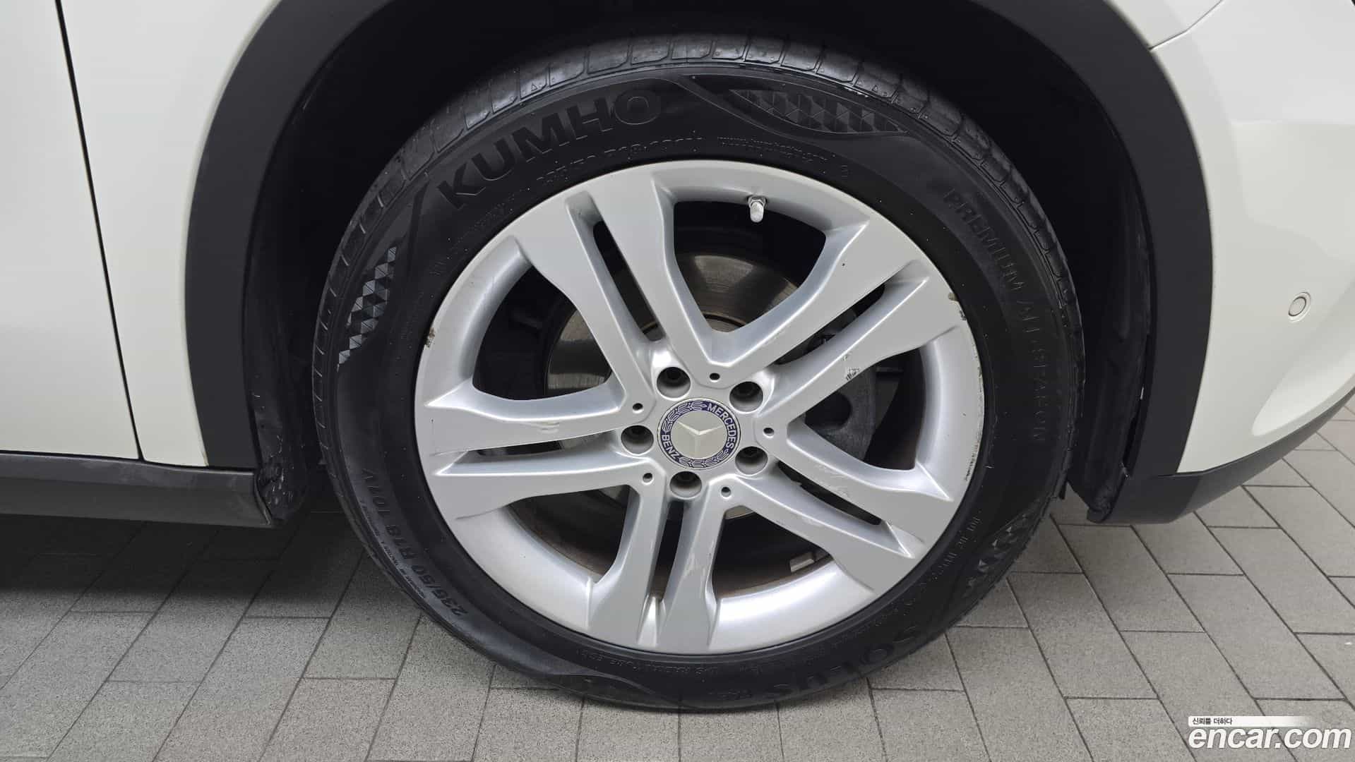 GLA-Class Mercedes-Benz 2015.2-OUTER-005