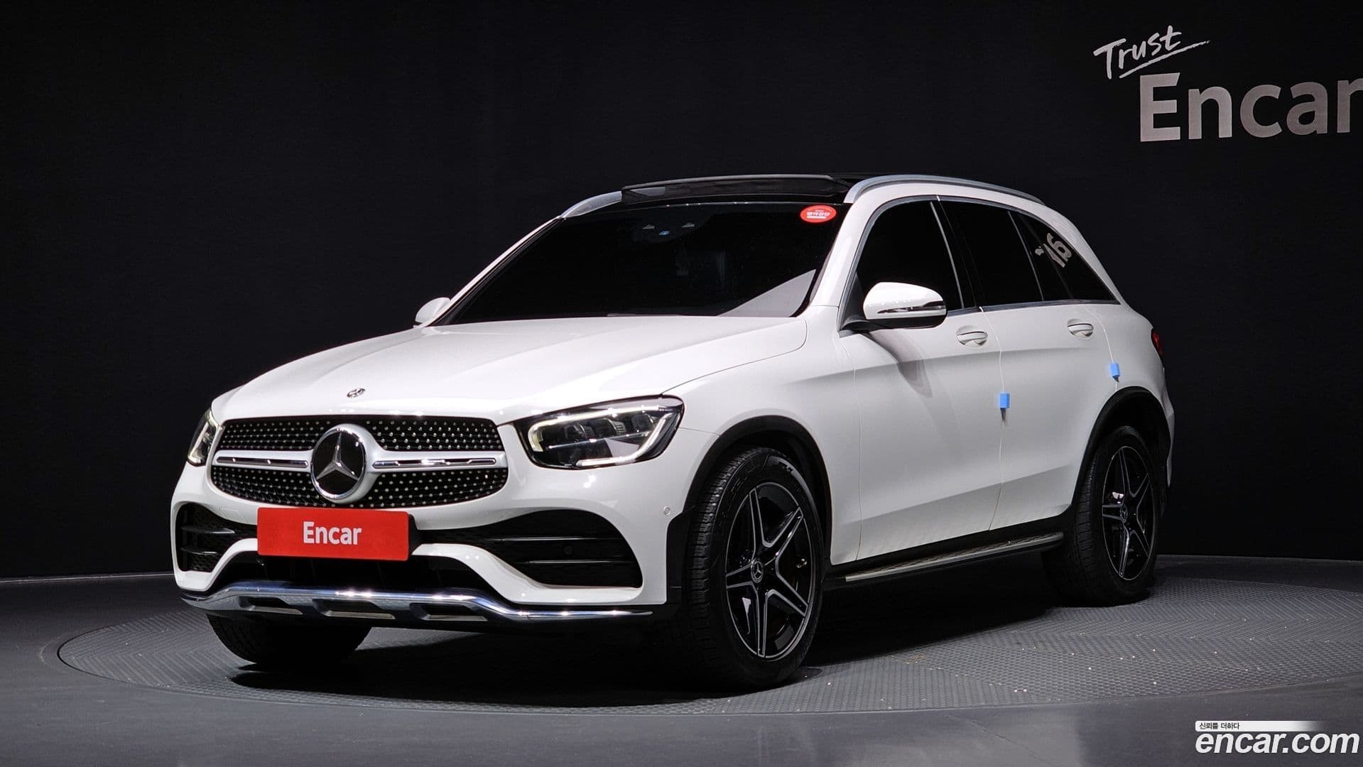 Main__Slider__Photo:GLC-Class Mercedes-Benz 2020.2-0