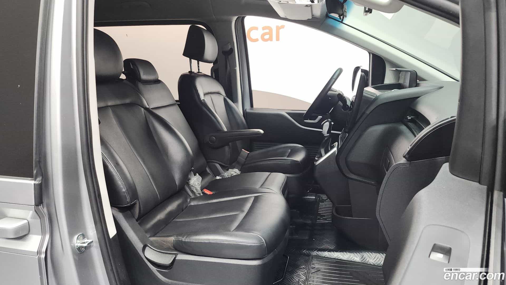 Staria Hyundai 2022.8-OPTION-015