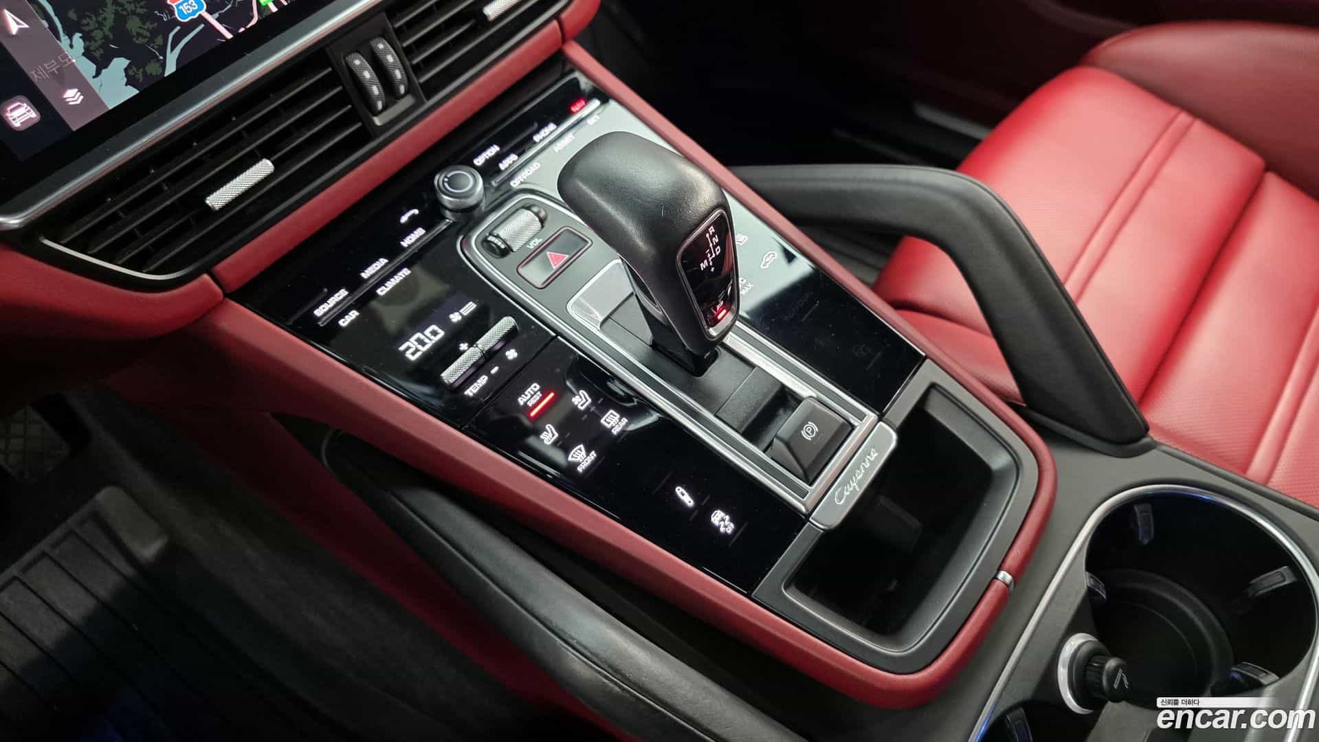 Cayenne Porsche 2022.1-INNER-009