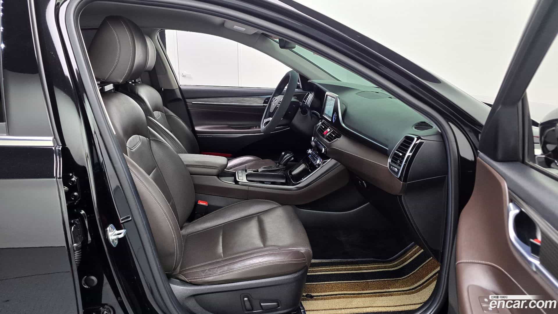 Grandeur Hyundai 2018.1-INNER-10