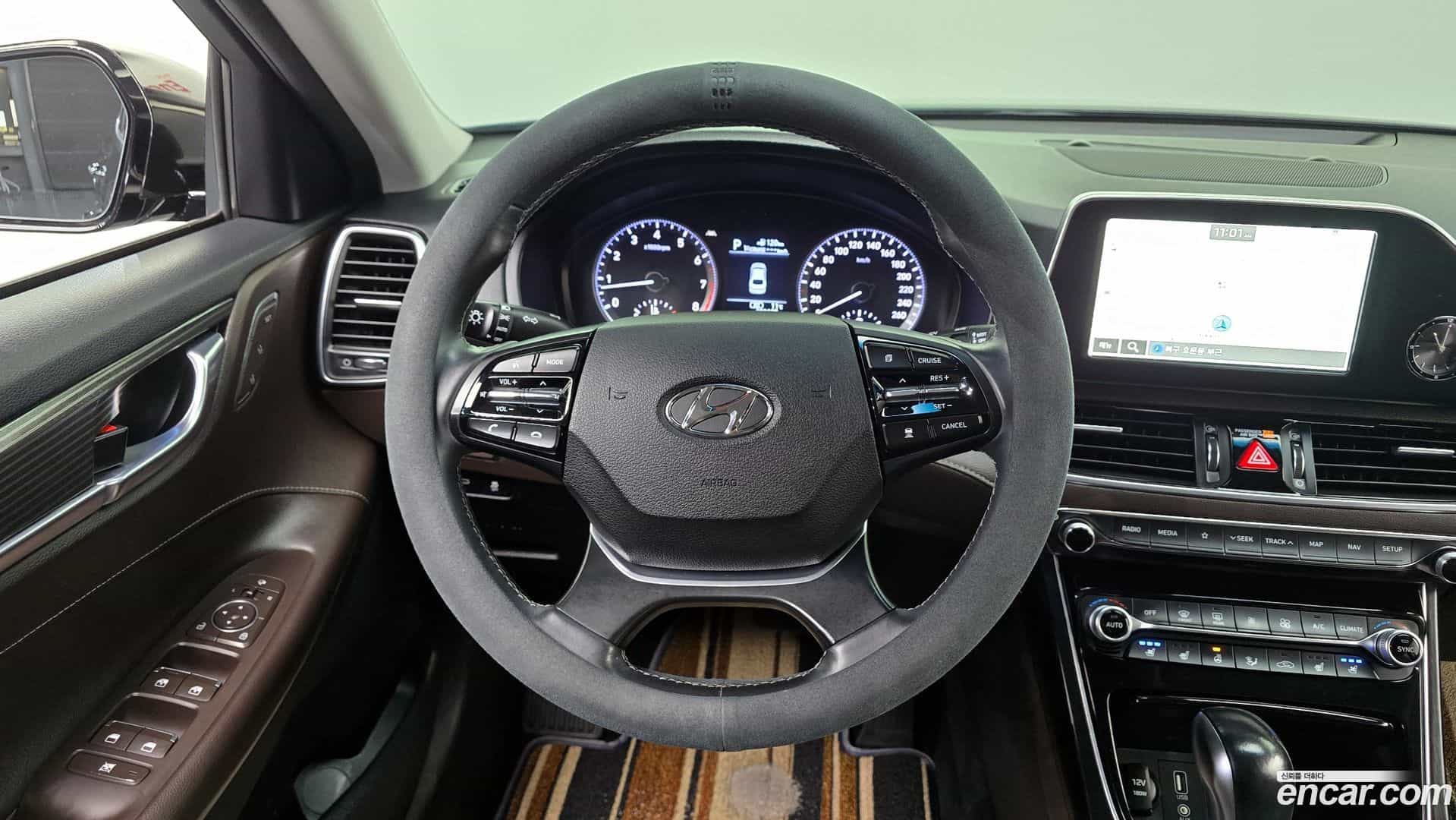 Grandeur Hyundai 2018.1-OPTION-18