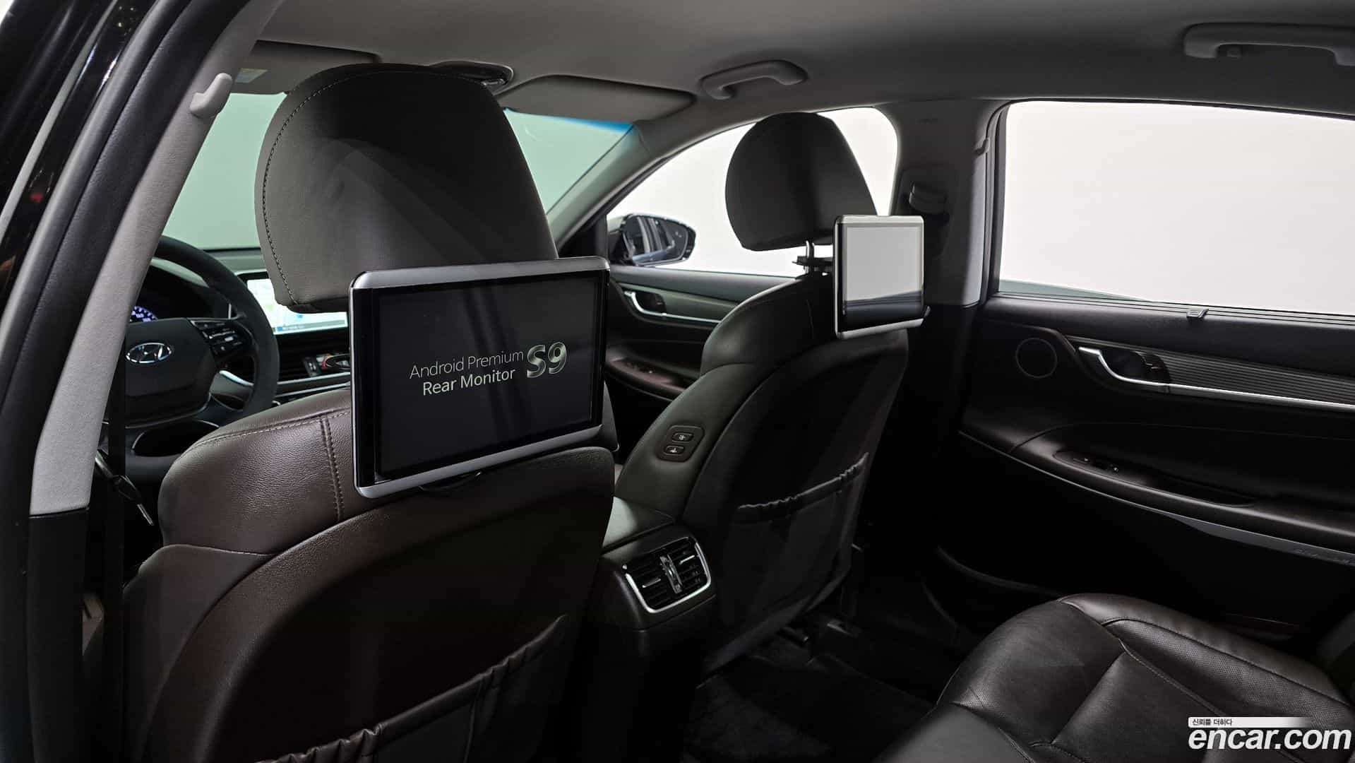 Grandeur Hyundai 2018.1-OPTION-24