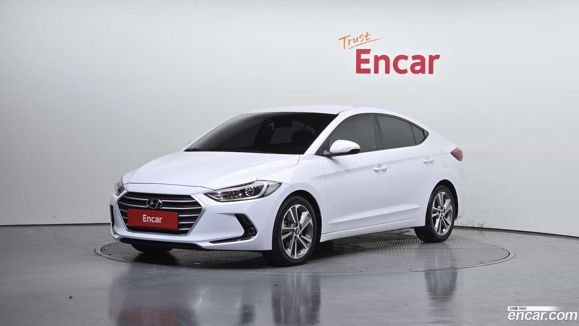 AVANTE Hyundai 2017.10-OUTER-001