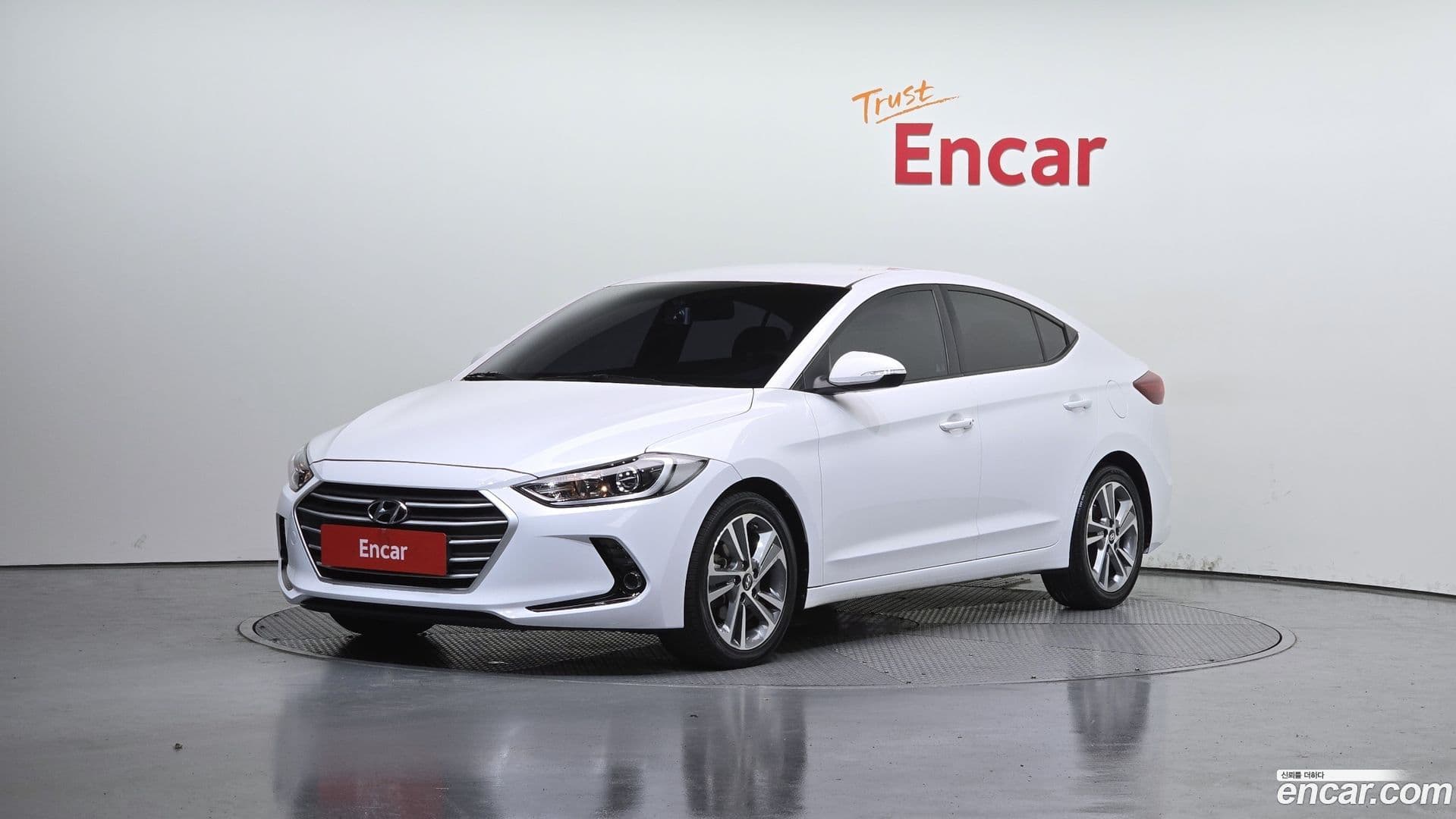 Main__Slider__Photo:AVANTE Hyundai 2017.10-0