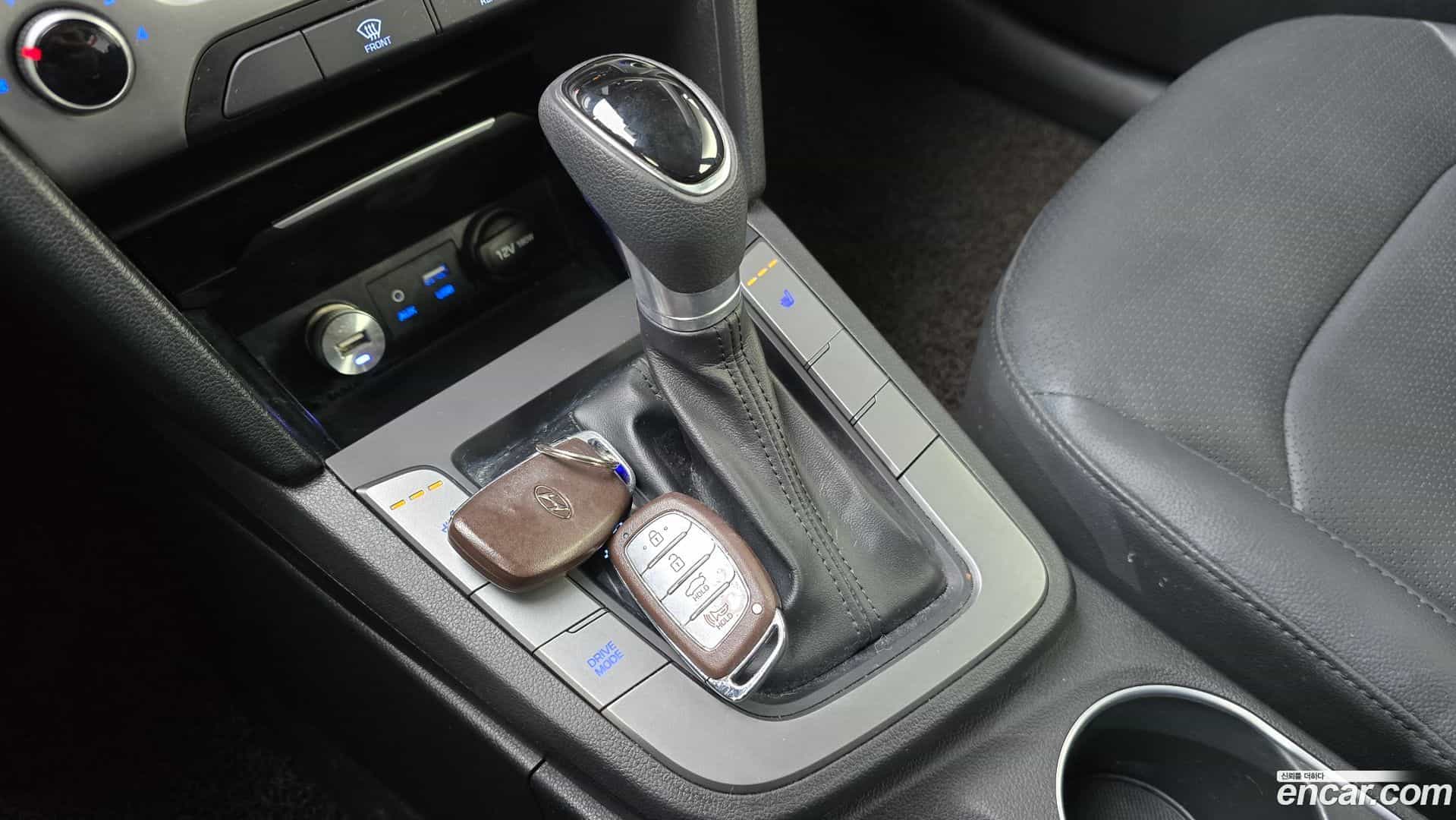 AVANTE Hyundai 2017.10-INNER-009