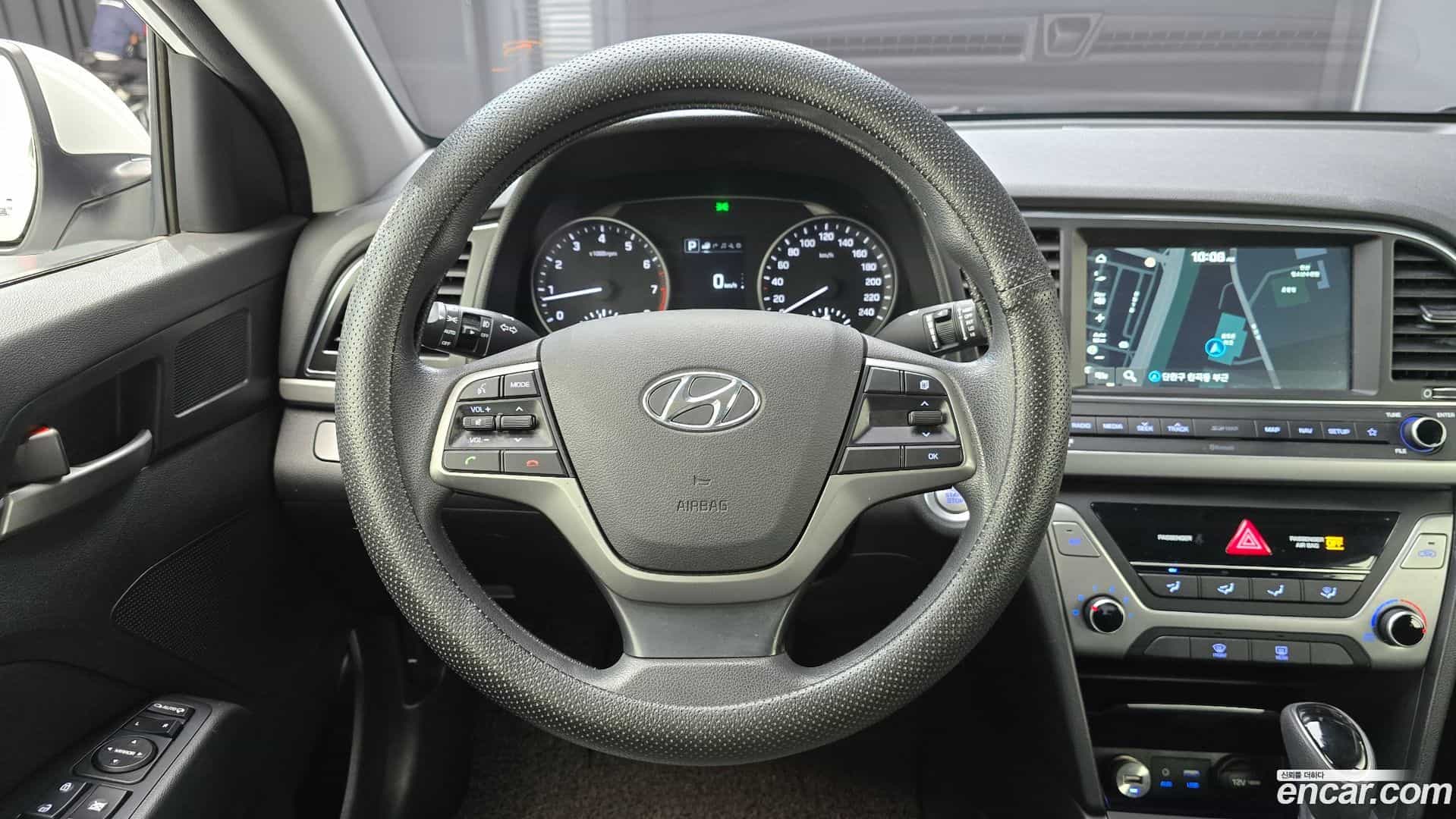 AVANTE Hyundai 2017.10-OPTION-017