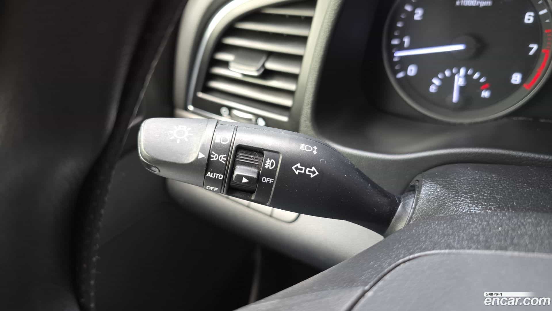 AVANTE Hyundai 2017.10-OPTION-020