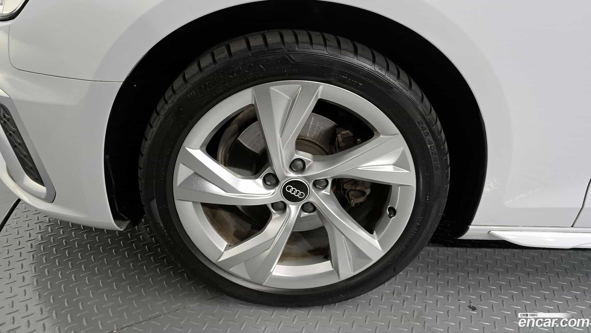 A4 Audi 2021.10-OUTER-005