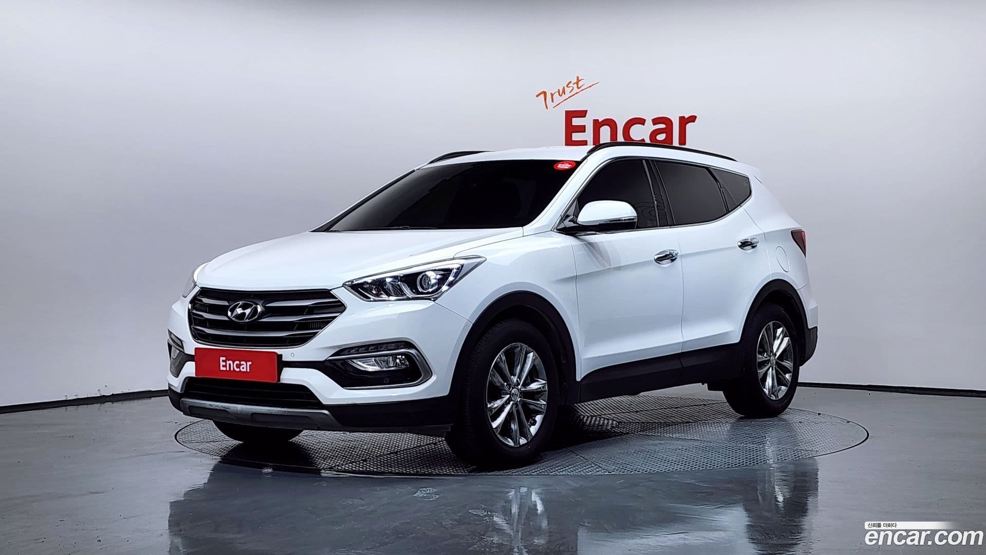 Main__Slider__Photo:Santafe Hyundai 2017.6-0
