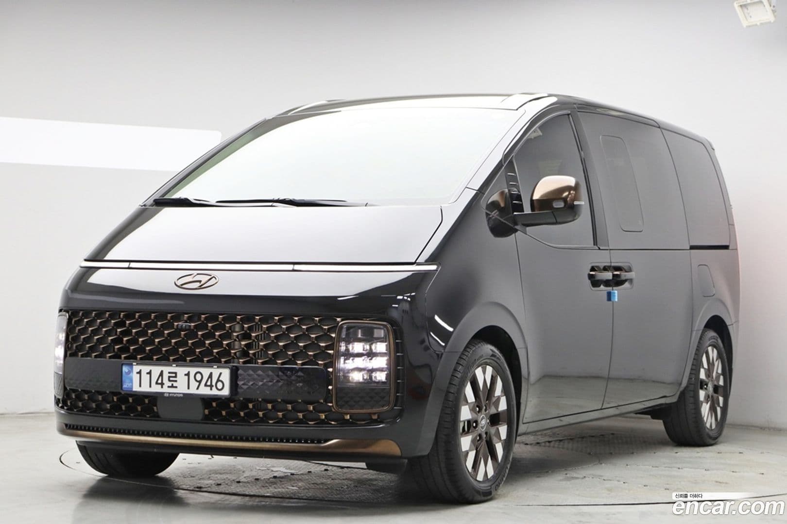 Main__Slider__Photo:Staria Hyundai 2021.10-0