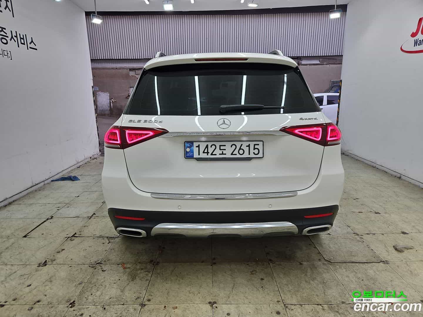 GLE-Class Mercedes-Benz 2021.11-OUTER-004