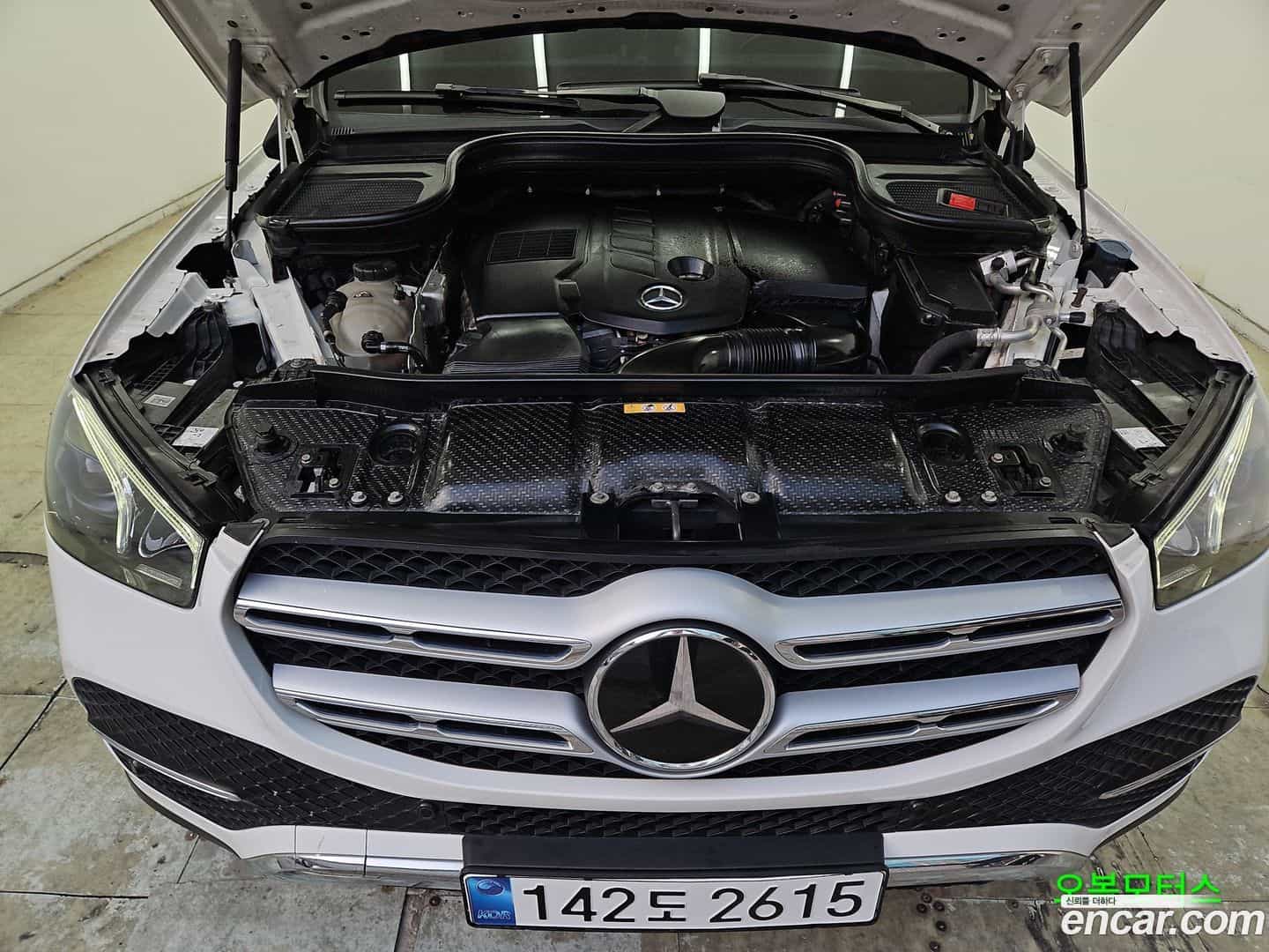GLE-Class Mercedes-Benz 2021.11-INNER-006