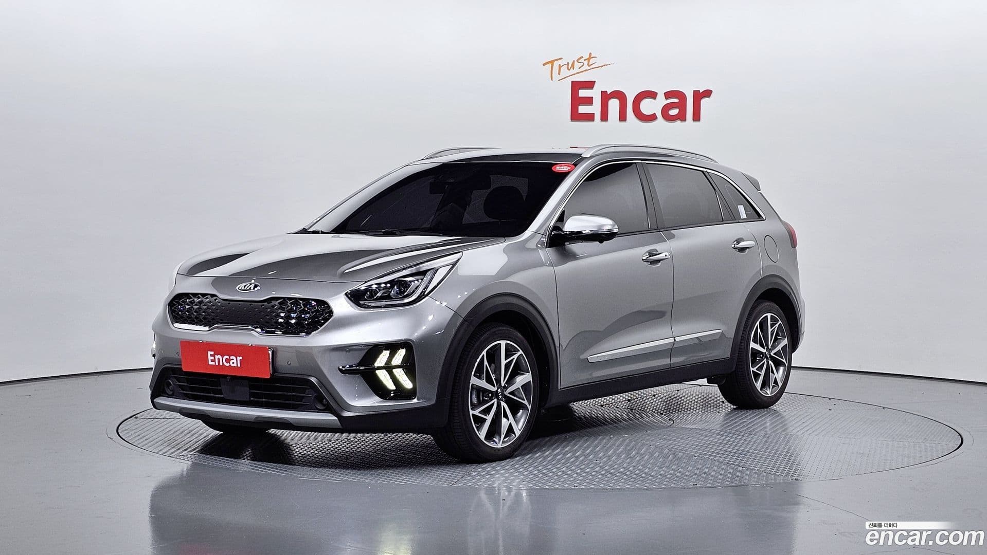 Main__Slider__Photo:Niro Kia 2019.3-0