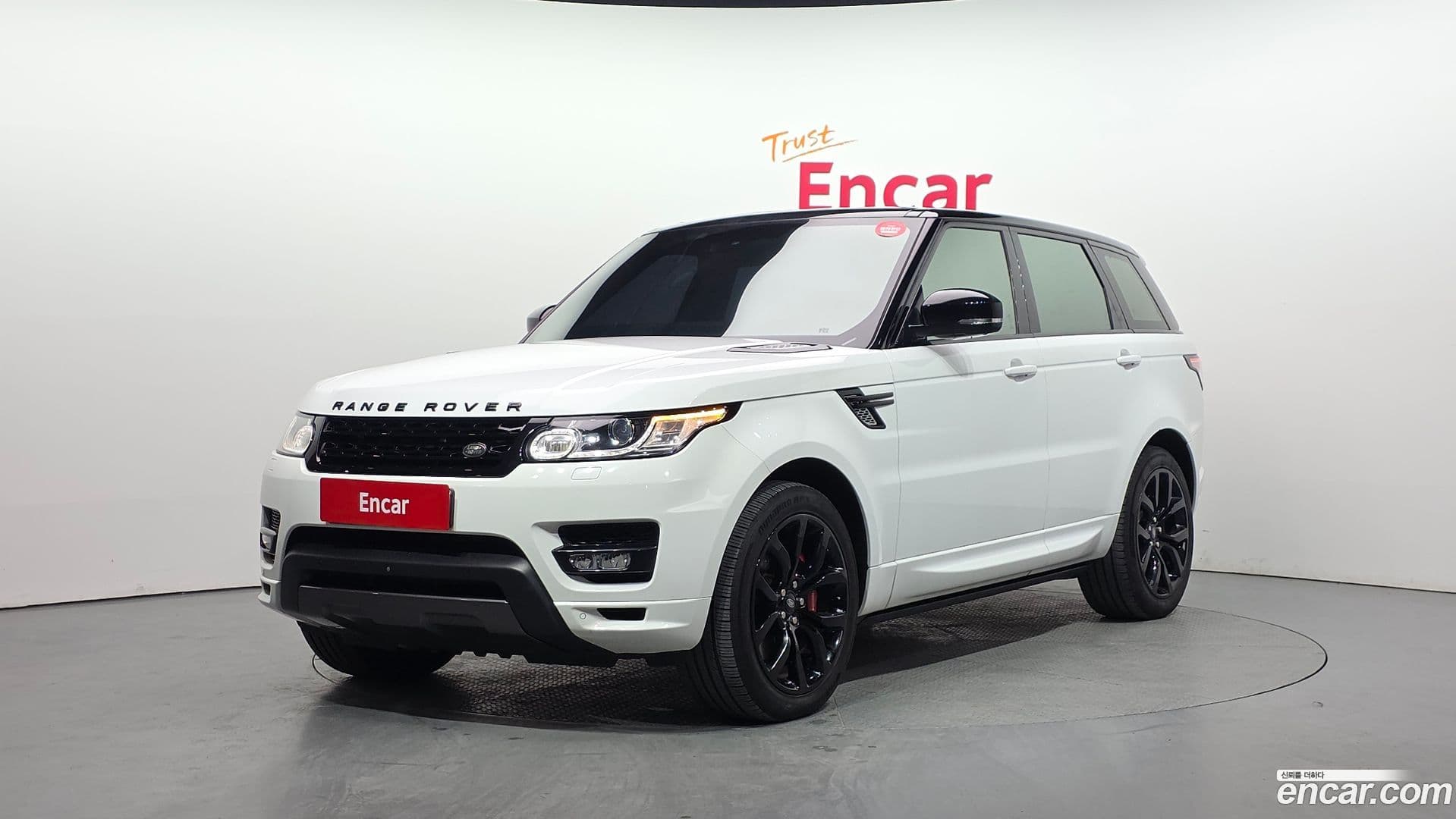 Main__Slider__Photo:Range Rover Sport Land Rover 2015.10-0