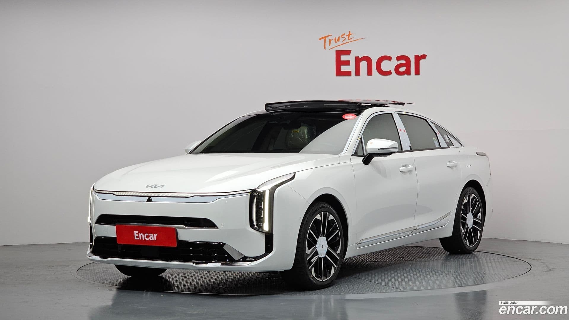 Main__Slider__Photo:K8 Kia 2025.10-0