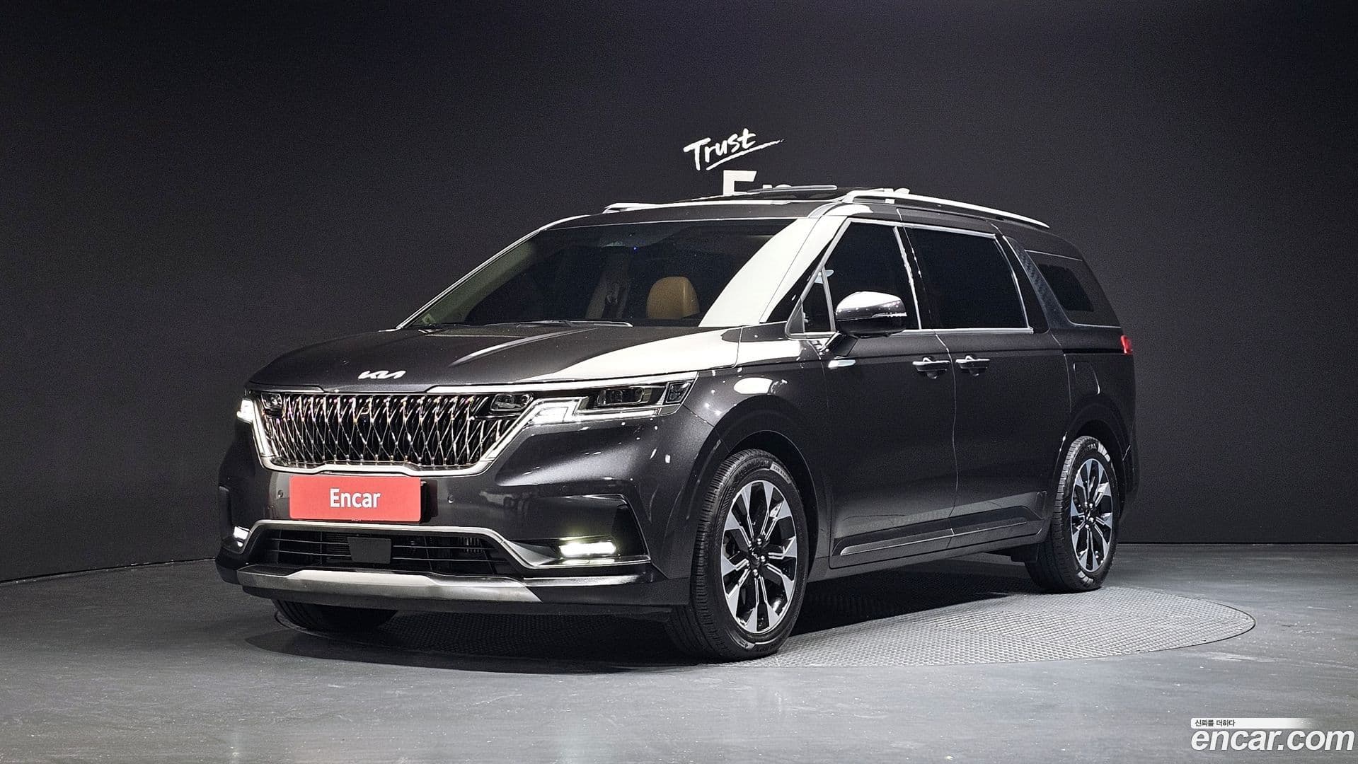 Main__Slider__Photo:Canival Kia 2023.8-0