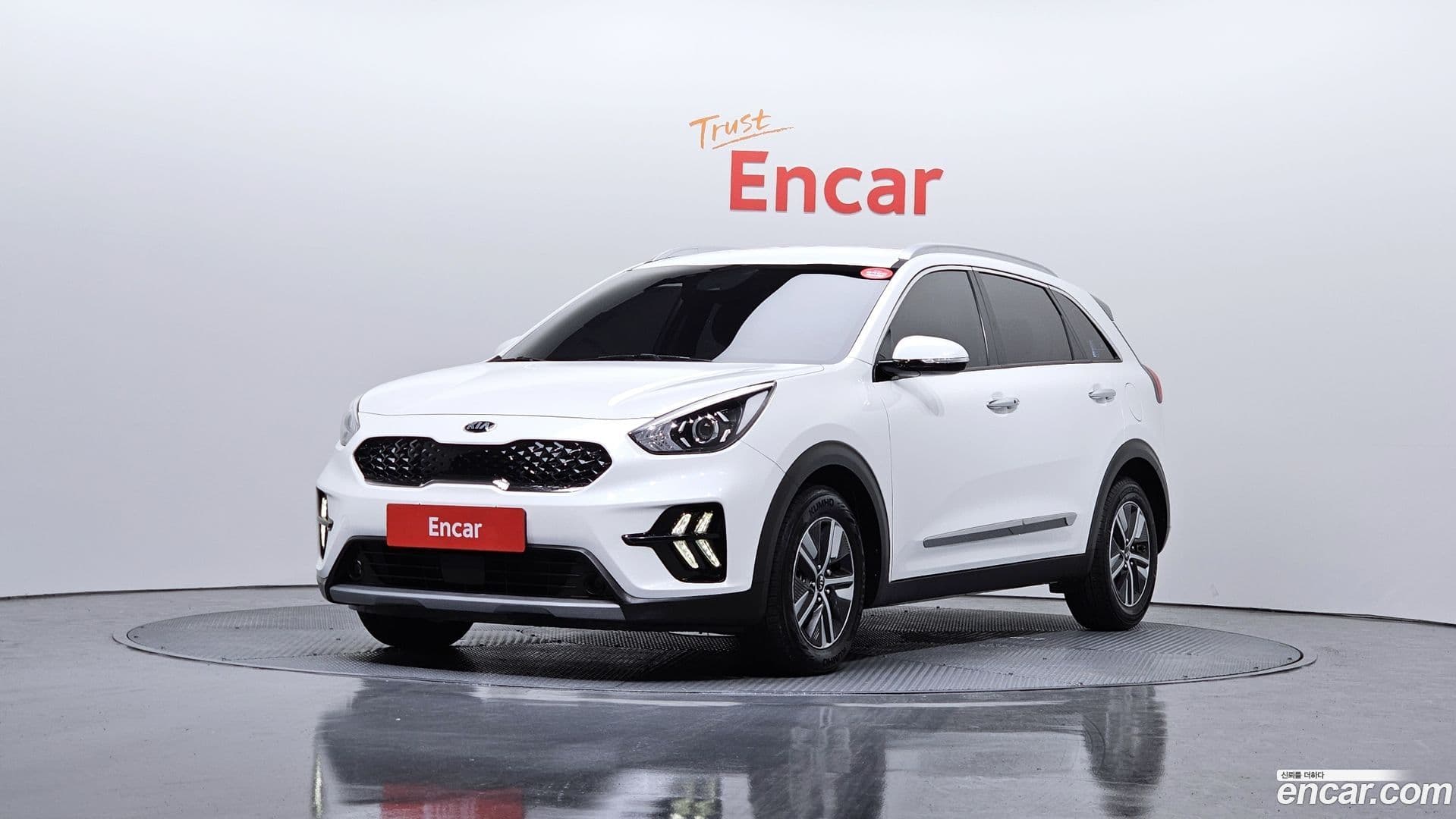 Main__Slider__Photo:Niro Kia 2019.11-0