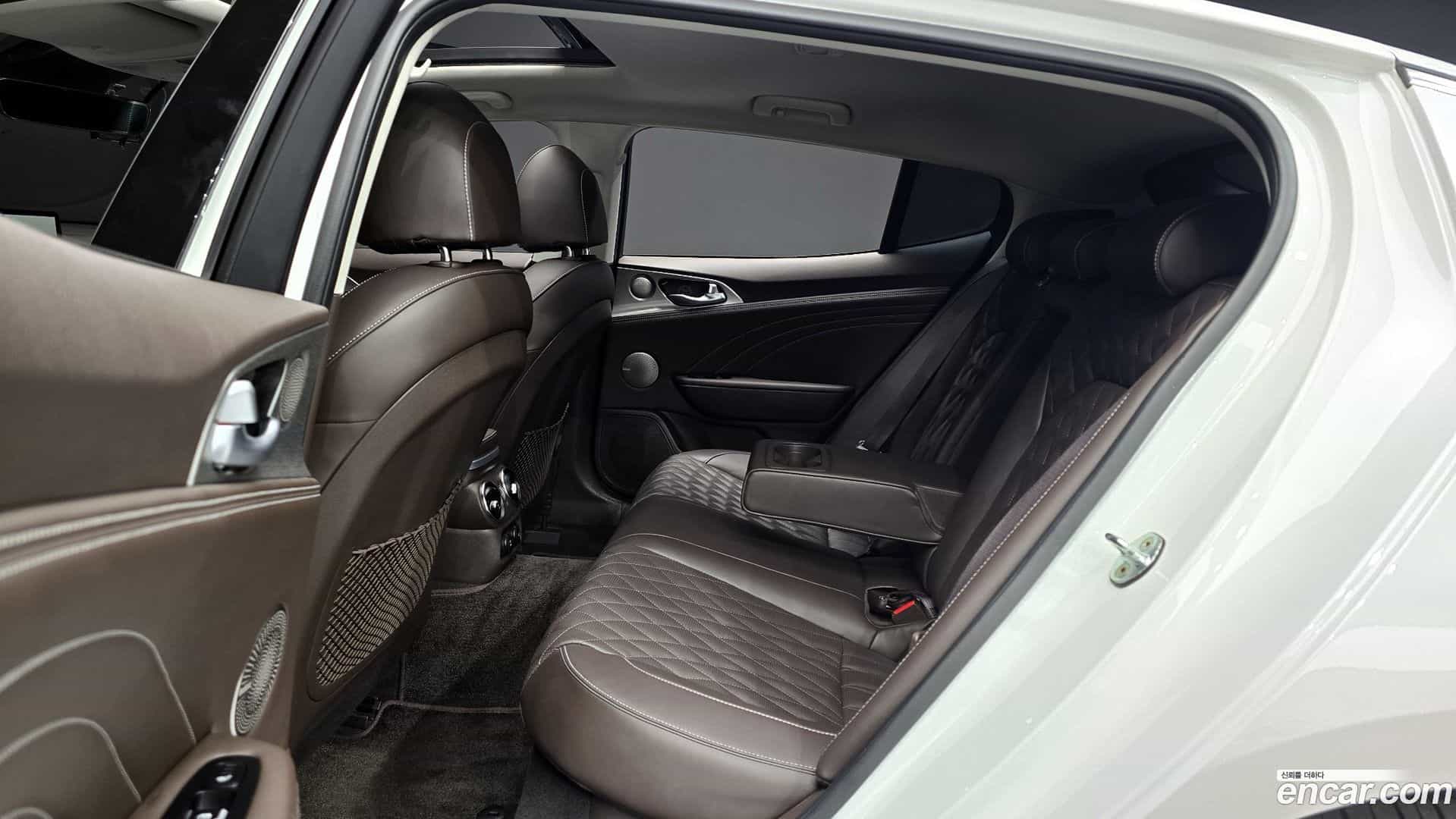 Stinger Kia 2022.9-OPTION-16