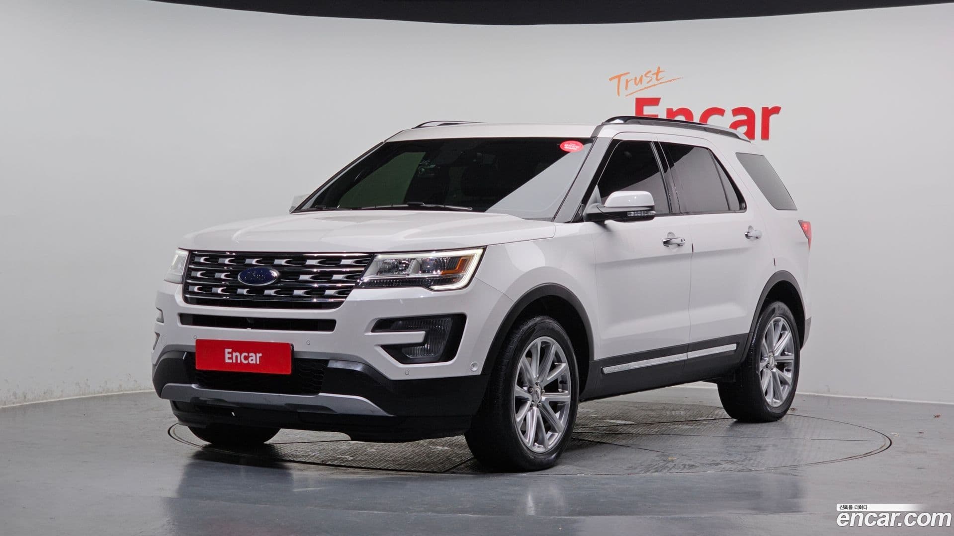 Main__Slider__Photo:Explorer Ford 2017.8-0