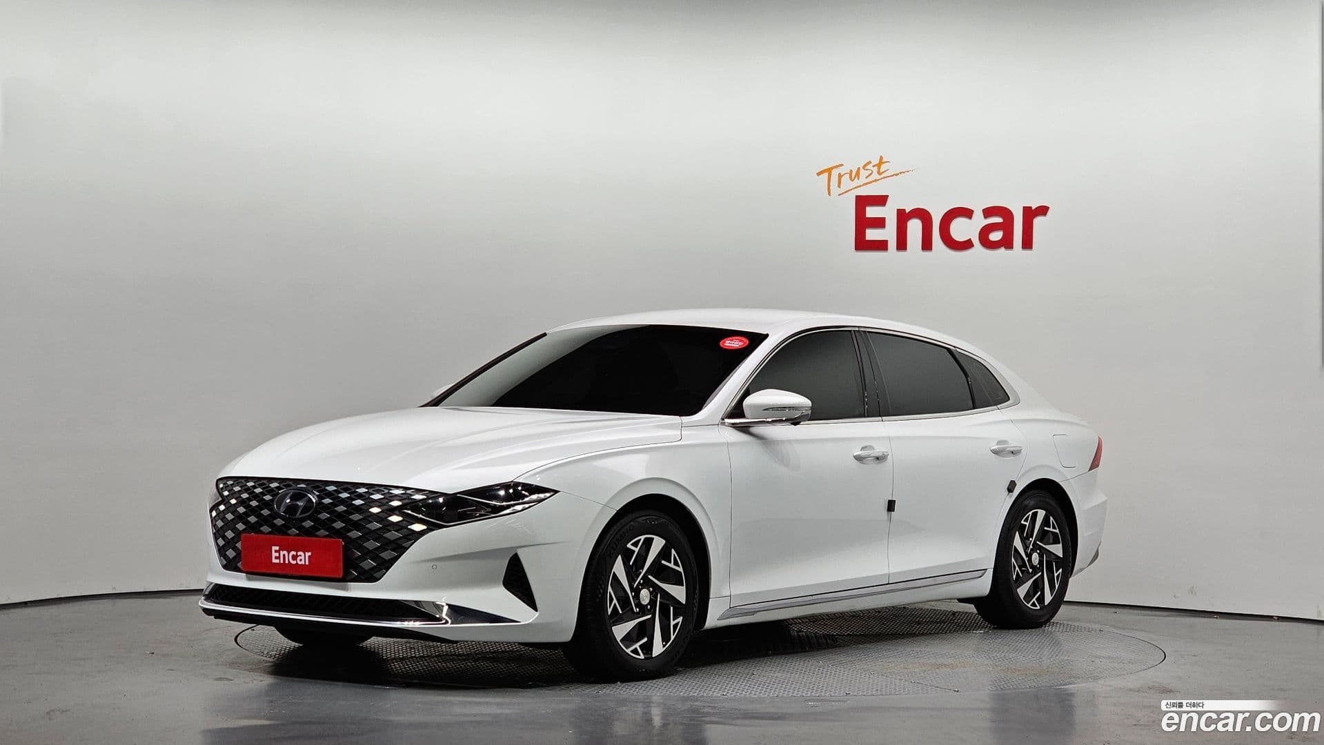 Main__Slider__Photo:Grandeur Hyundai 2020.10-0