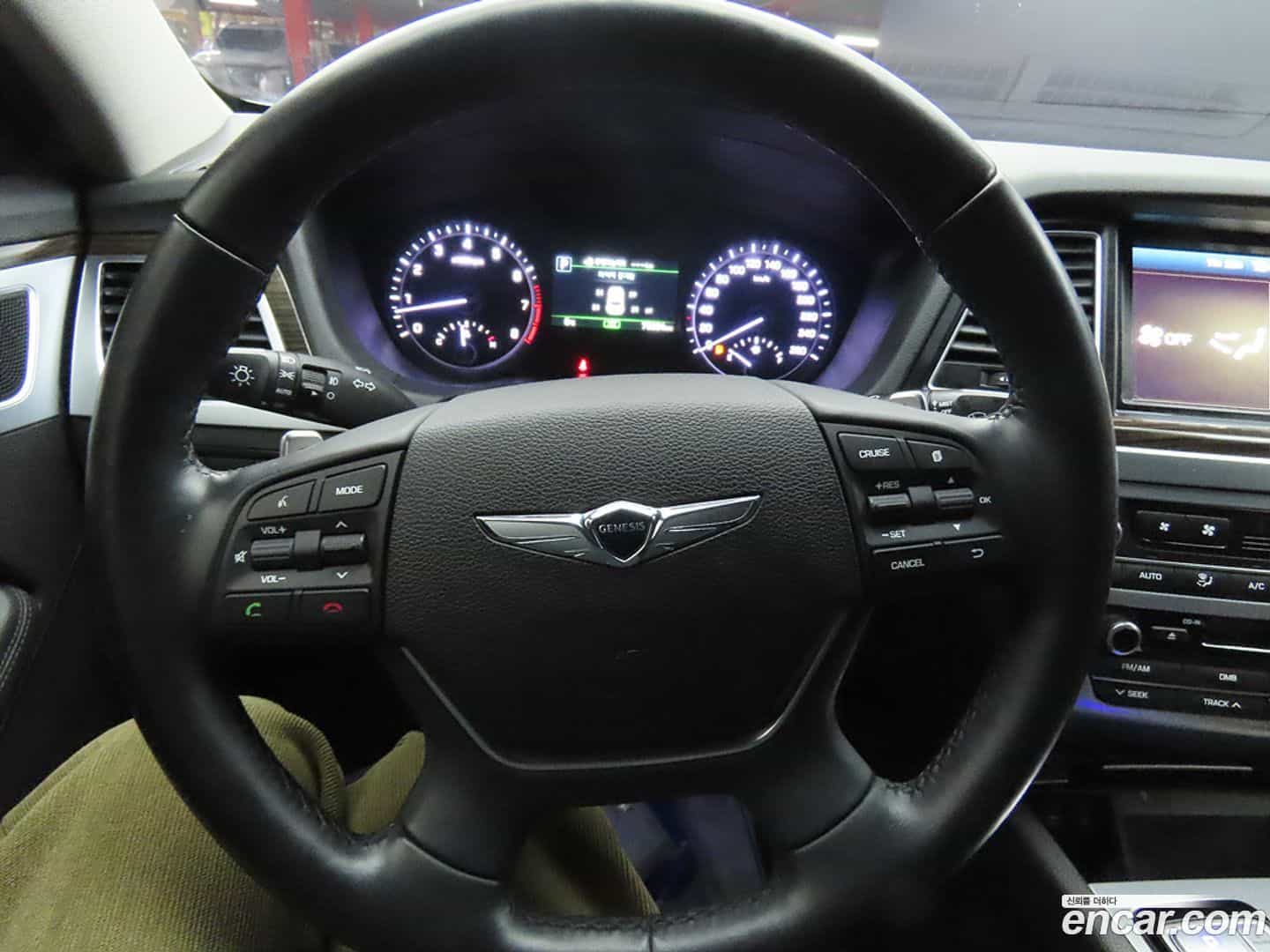 G80 Genesis 2017.0-INNER-008