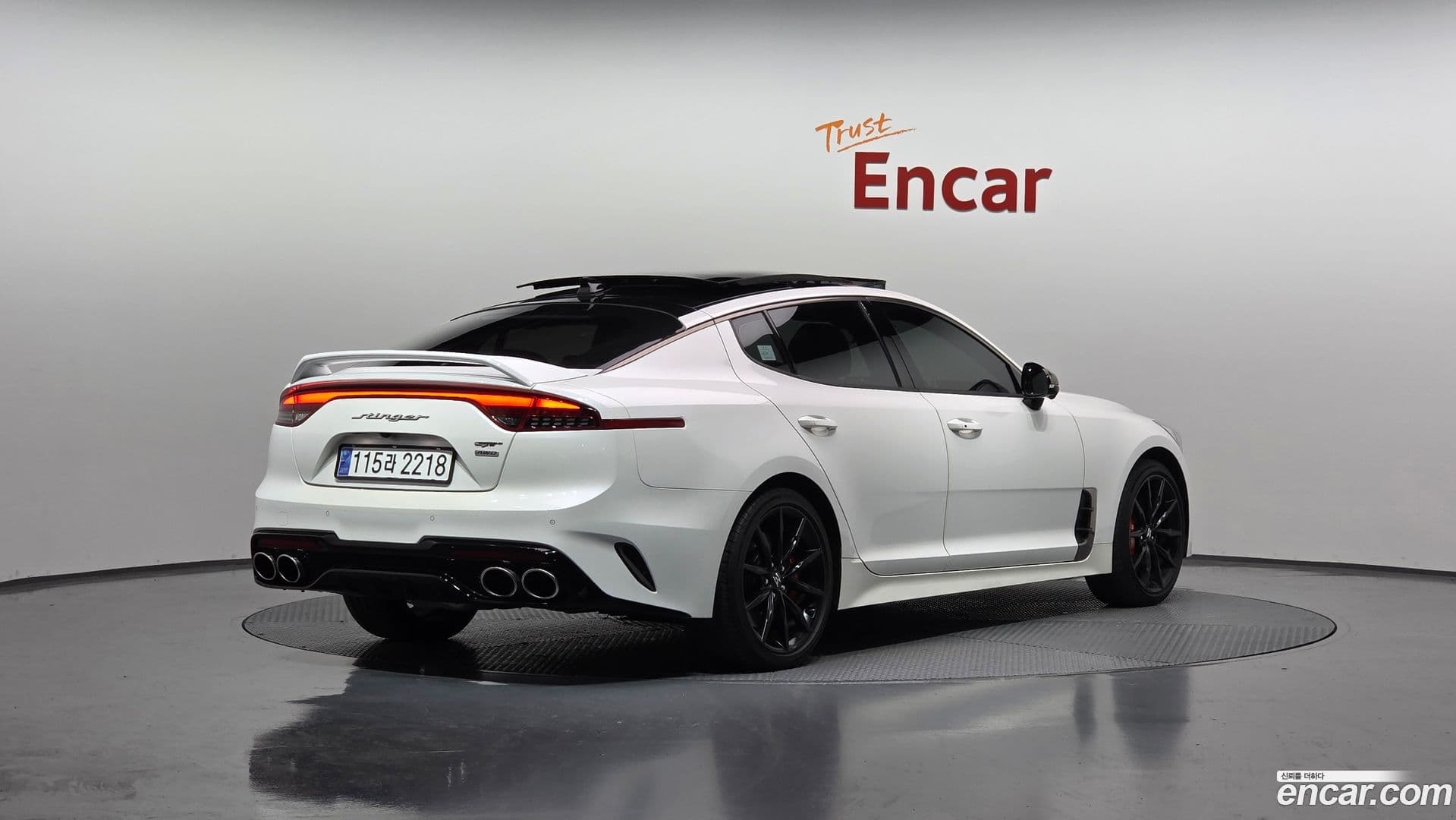 Main__Slider__Photo:Stinger Kia 2020.8-0