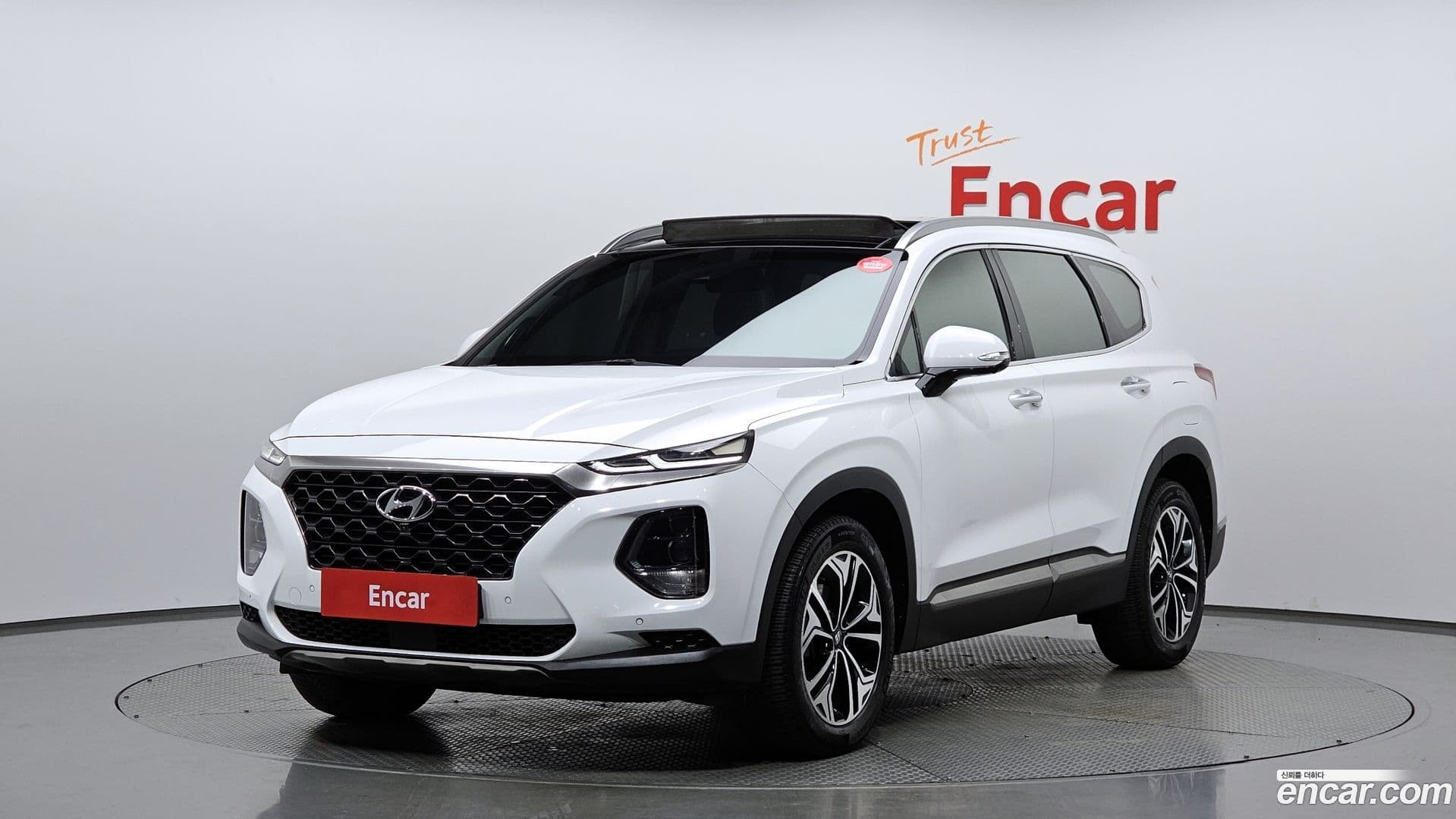Main__Slider__Photo:Santafe Hyundai 2018.7-0