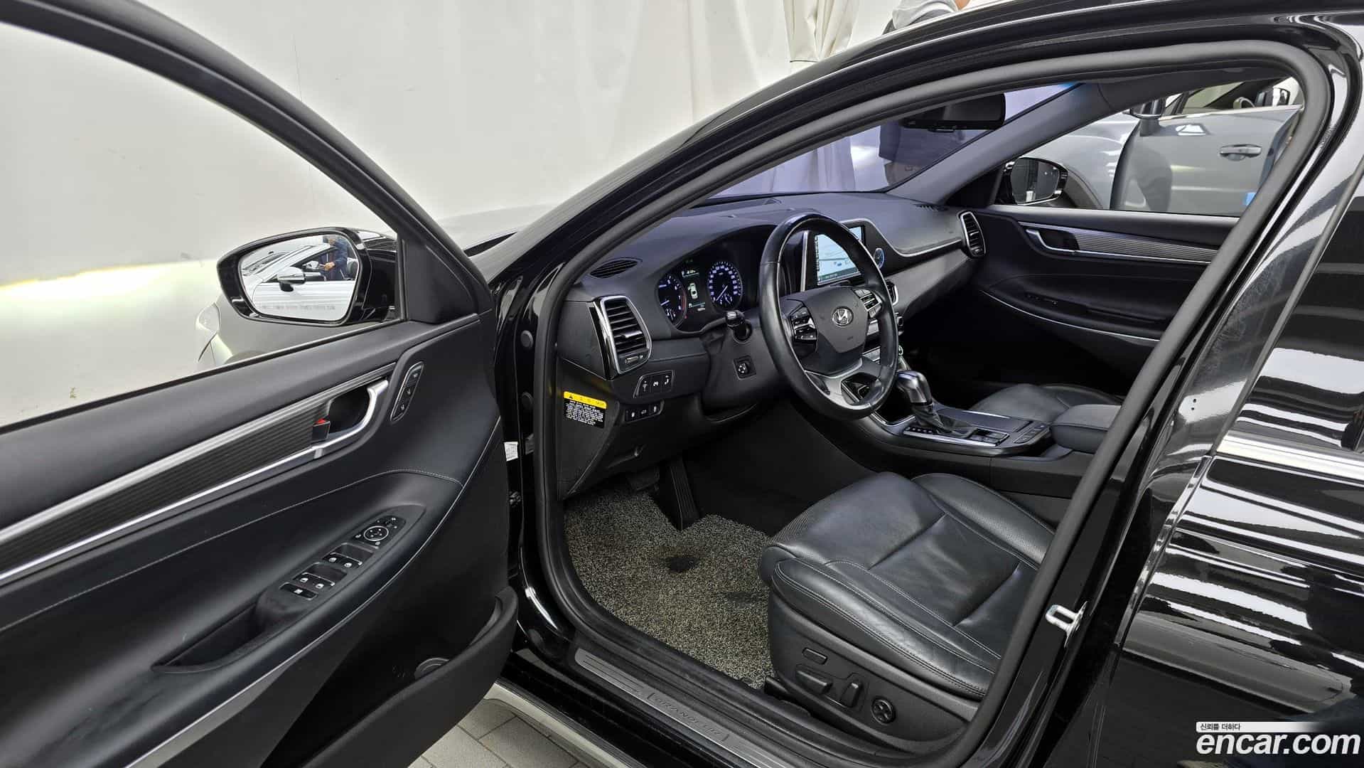 Grandeur Hyundai 2016.11-INNER-010