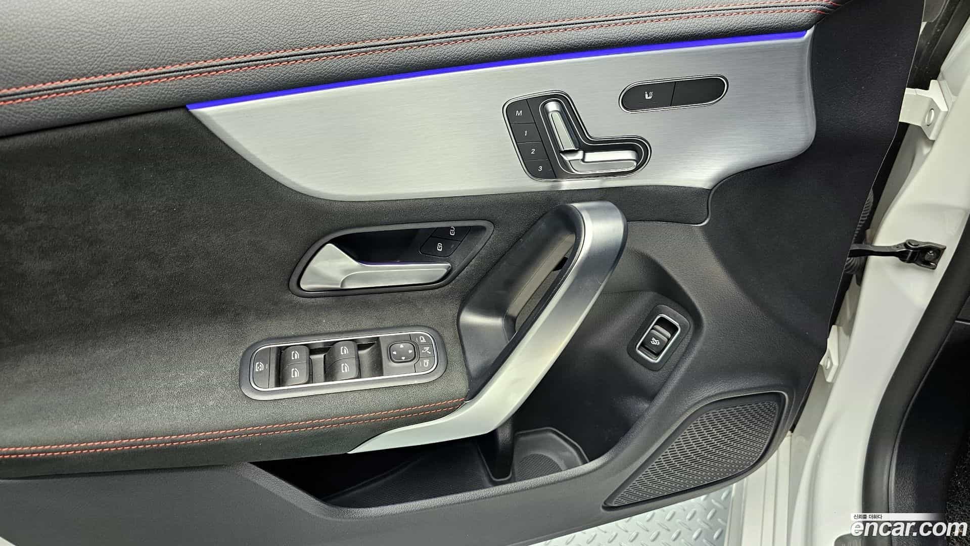 CLA-Class Mercedes-Benz 2022.1-OPTION-021