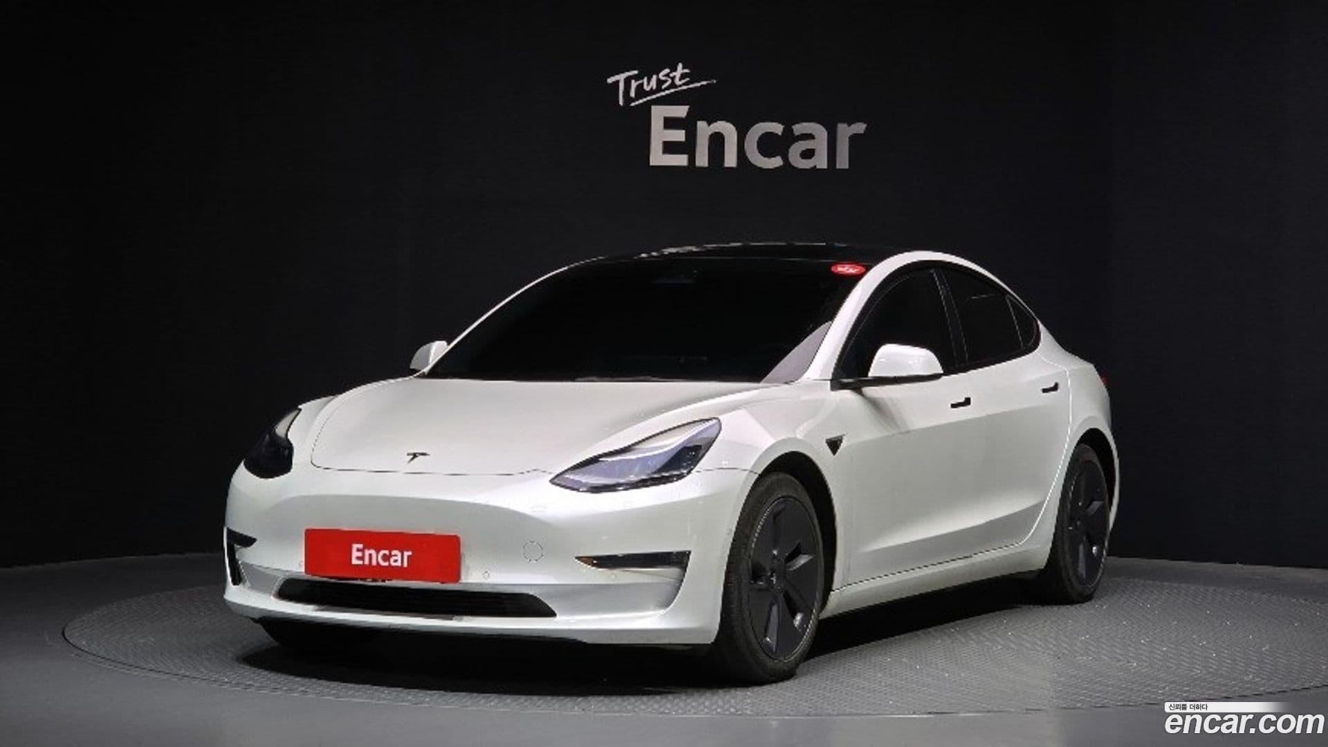 Main__Slider__Photo:Model 3 Tesla 2022.4-0
