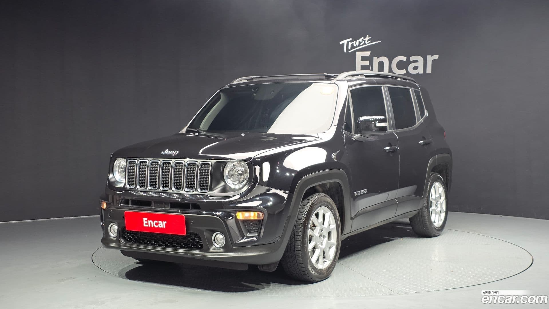 Main__Slider__Photo:Renegade Jeep 2020.11-0