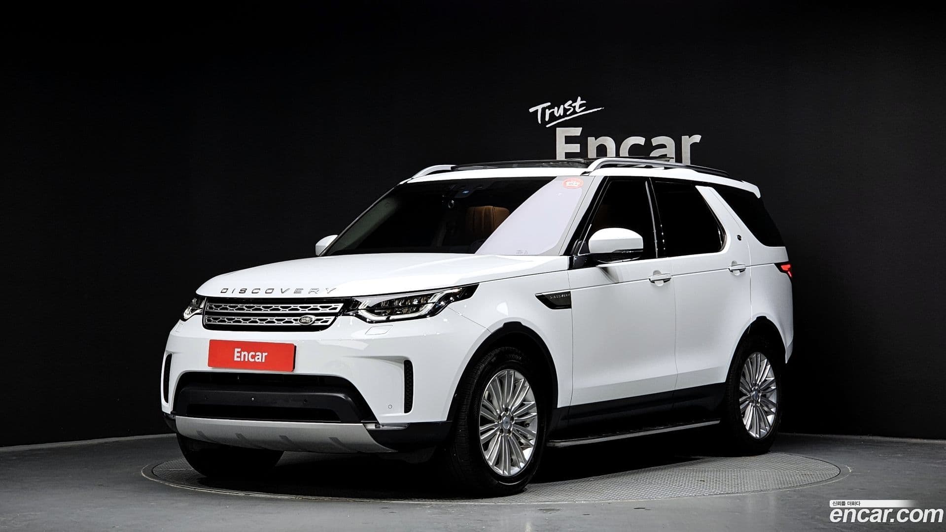 Main__Slider__Photo:Discovery Land Rover 2019.7-0