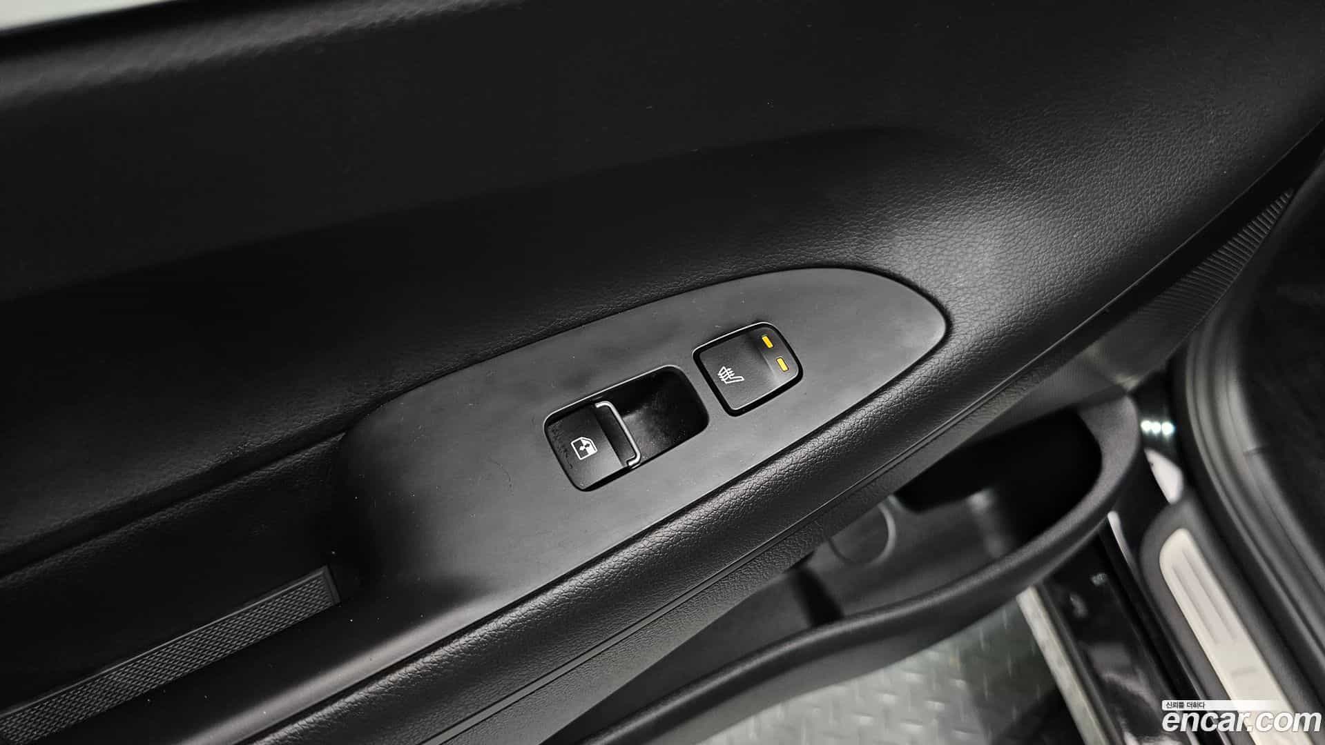 Grandeur Hyundai 2022.5-OPTION-023