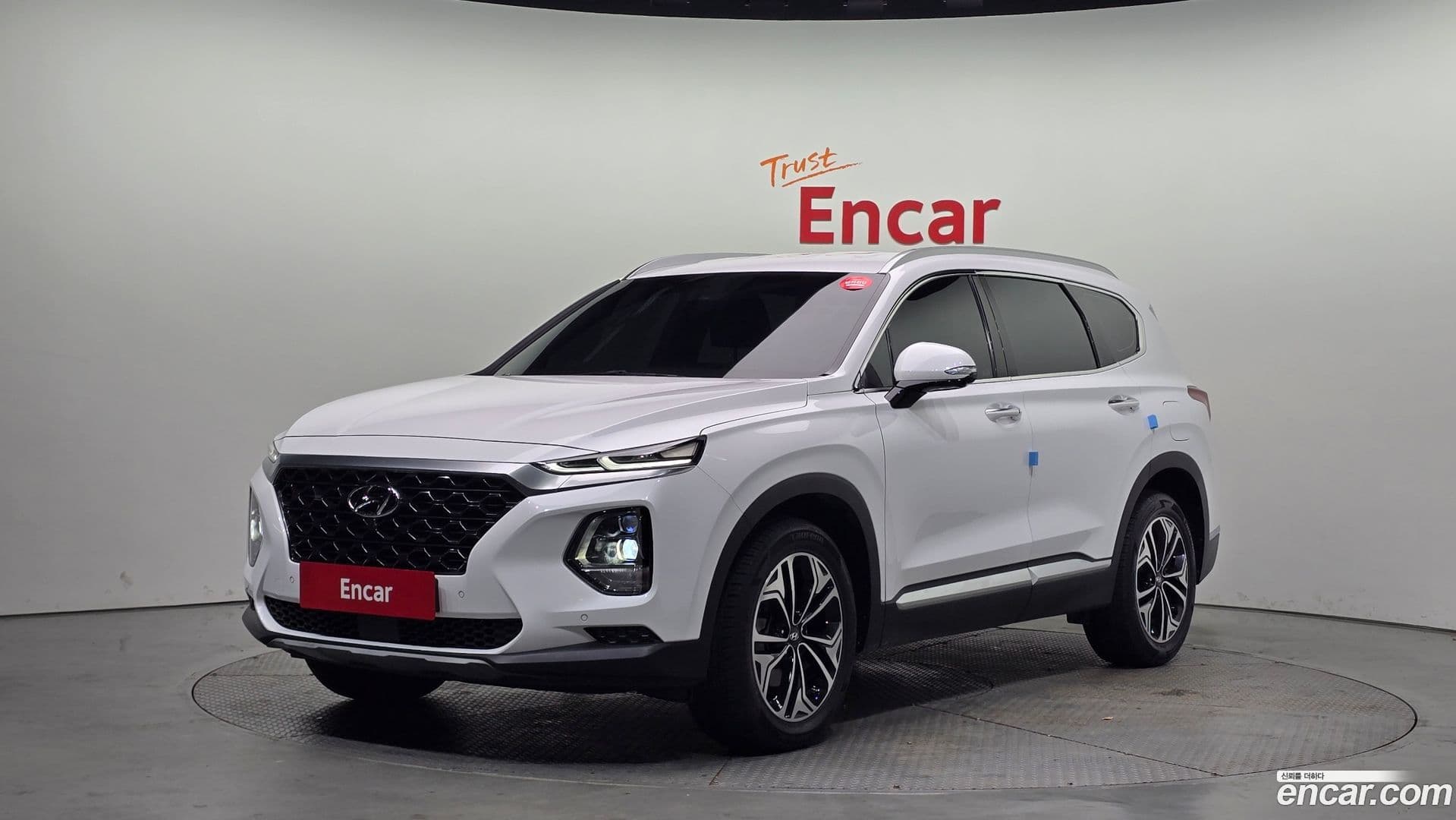 Main__Slider__Photo:Santafe Hyundai 2020.0-0
