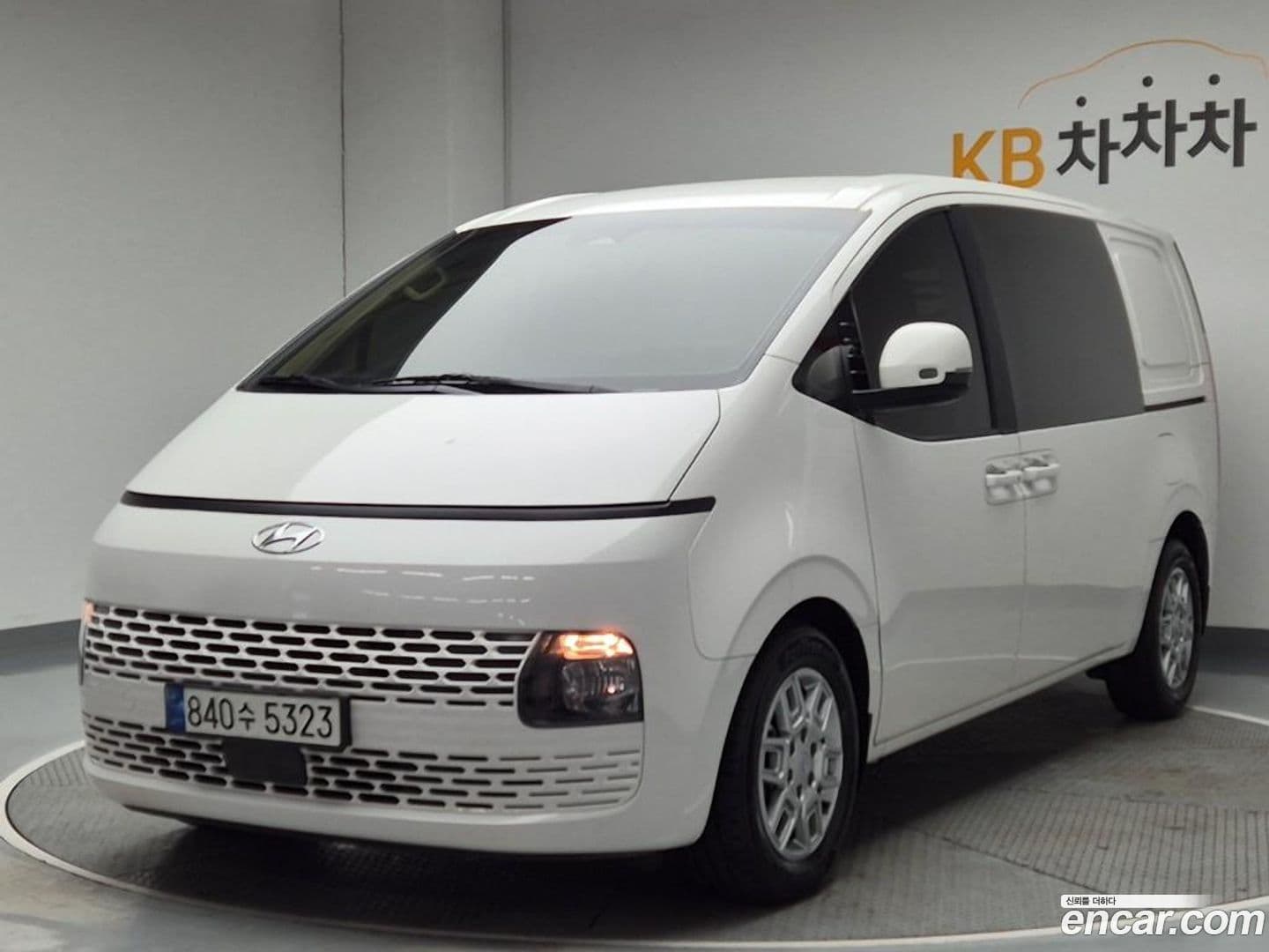 Main__Slider__Photo:Staria Hyundai 2022.4-0