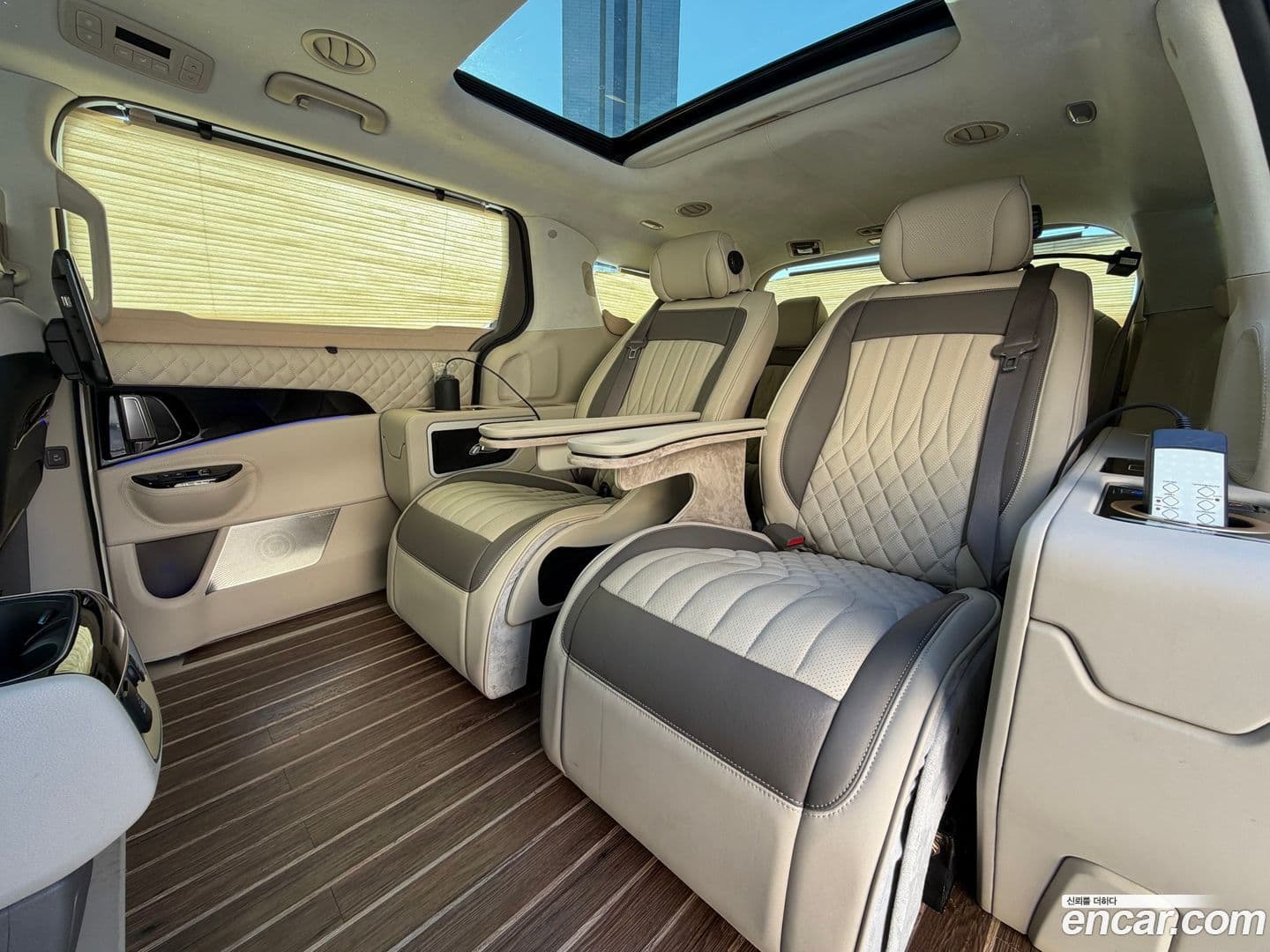 Main__Slider__Photo:Canival Kia 2020.10-0