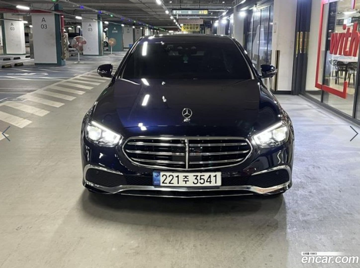 Main__Slider__Photo:E-Class Mercedes-Benz 2022.11-0