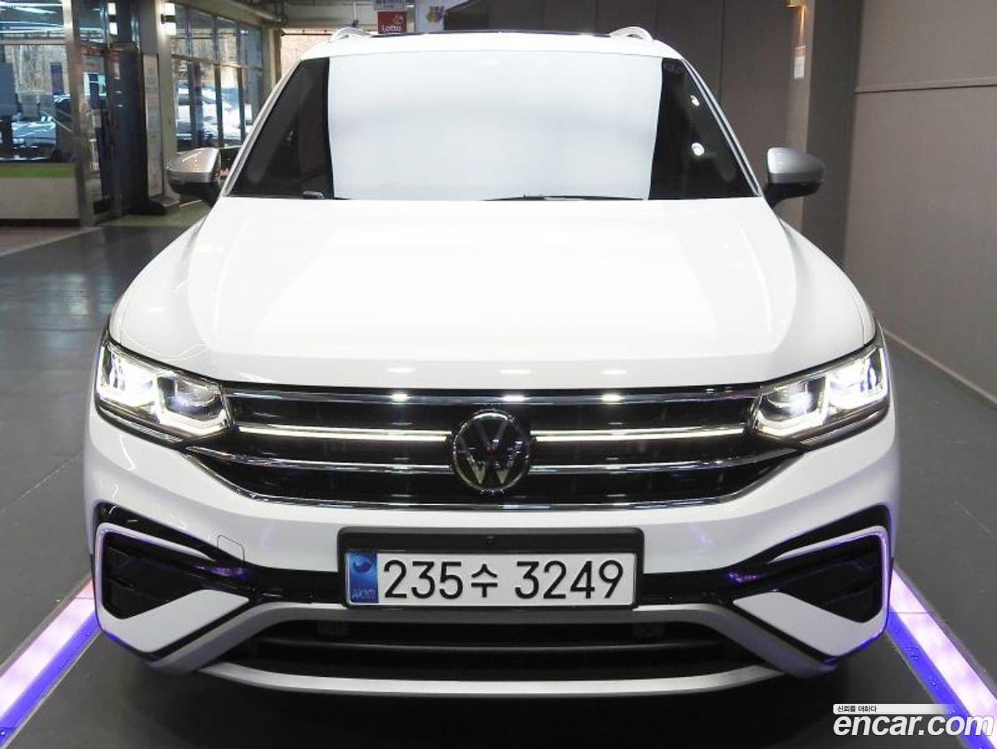 Main__Slider__Photo:Tiguan Volkswagen 2024.3-0
