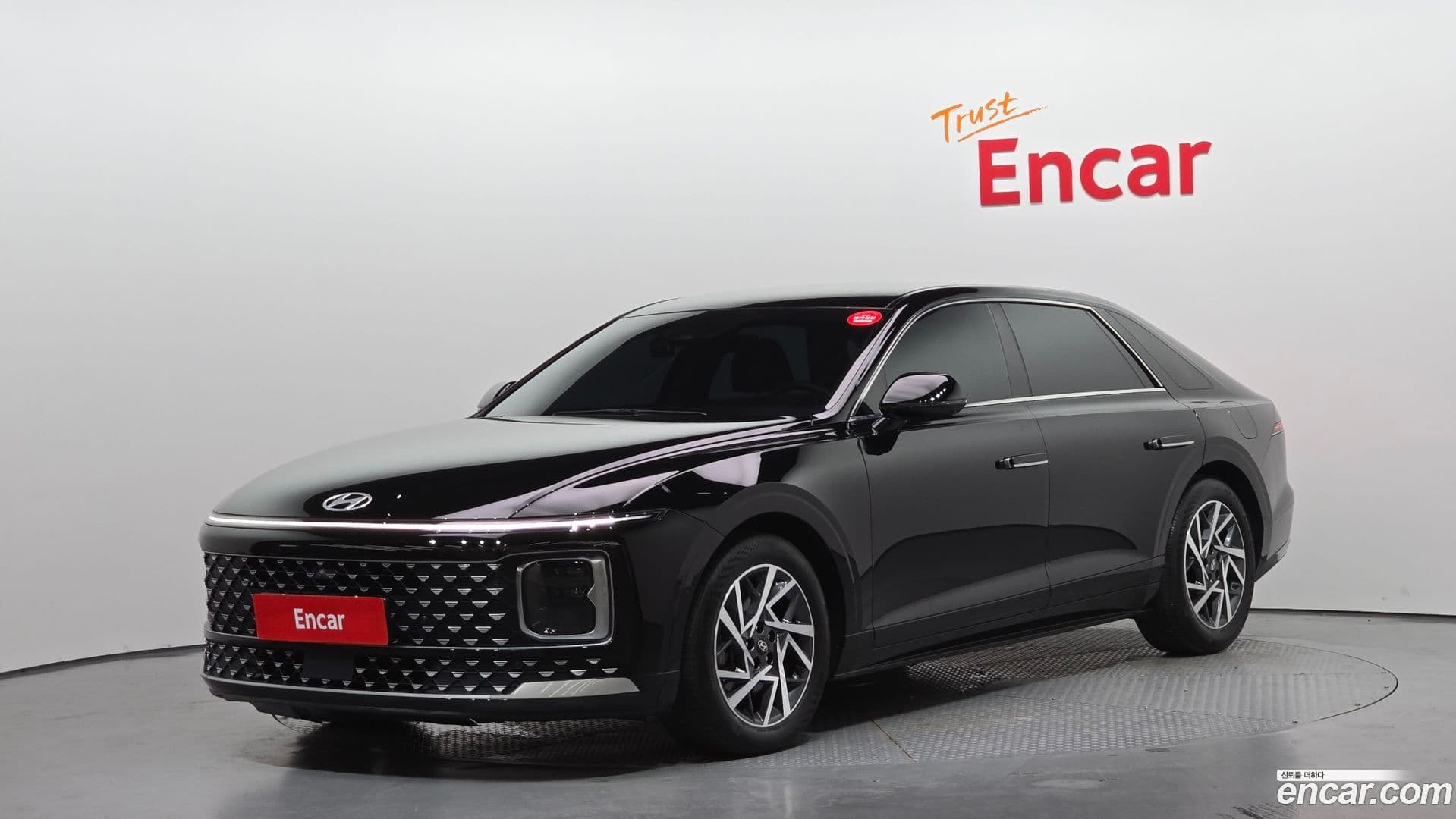 Main__Slider__Photo:Grandeur Hyundai 2023.2-0