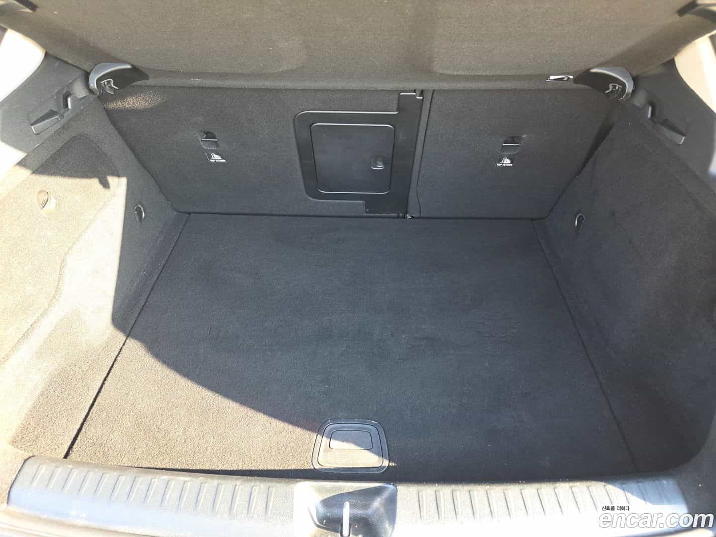 GLA-Class Mercedes-Benz 2019.5-OPTION-022