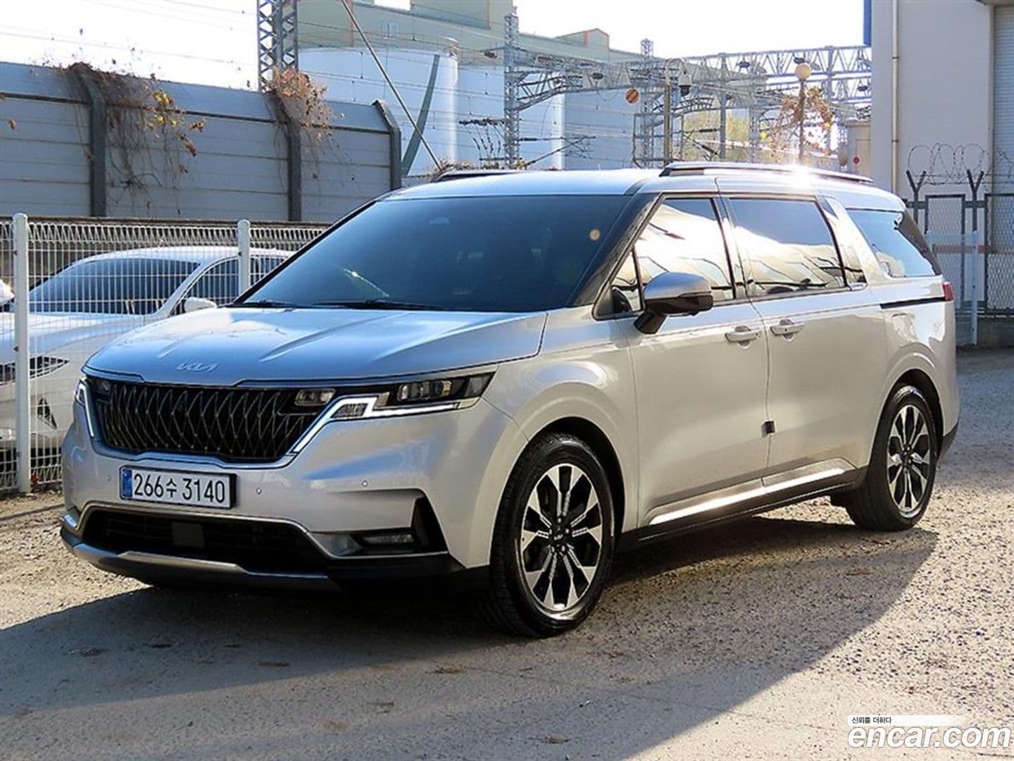 Main__Slider__Photo:Canival Kia 2021.10-0