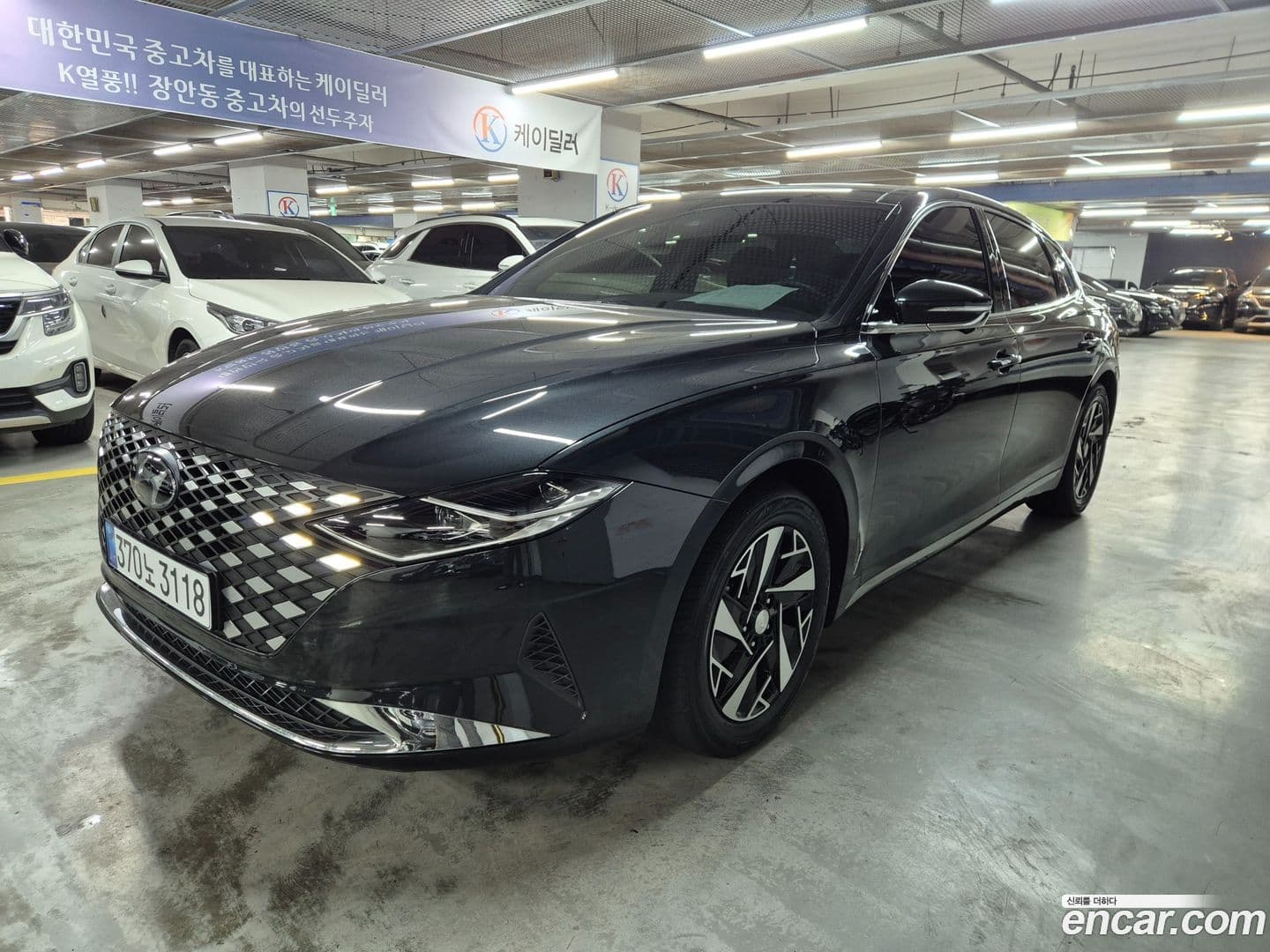 Main__Slider__Photo:Grandeur Hyundai 2021.10-0