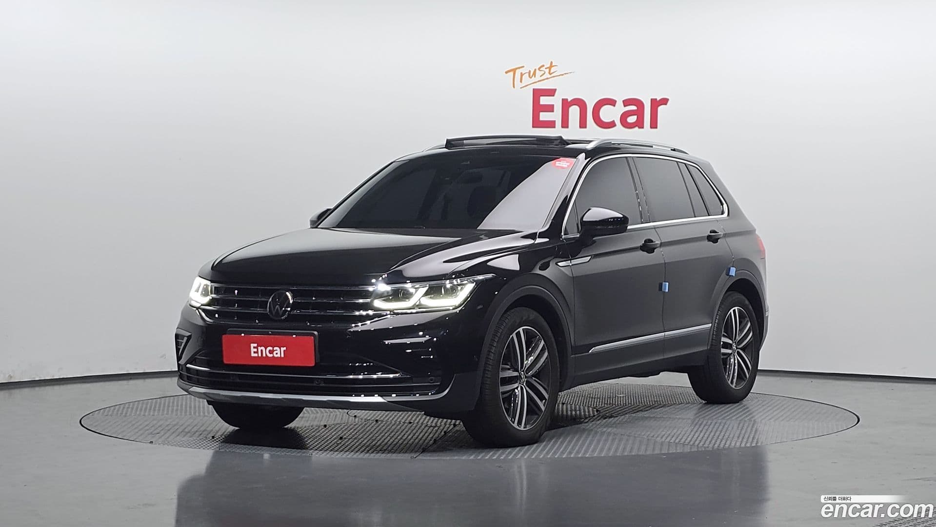 Main__Slider__Photo:Tiguan Volkswagen 2023.5-0