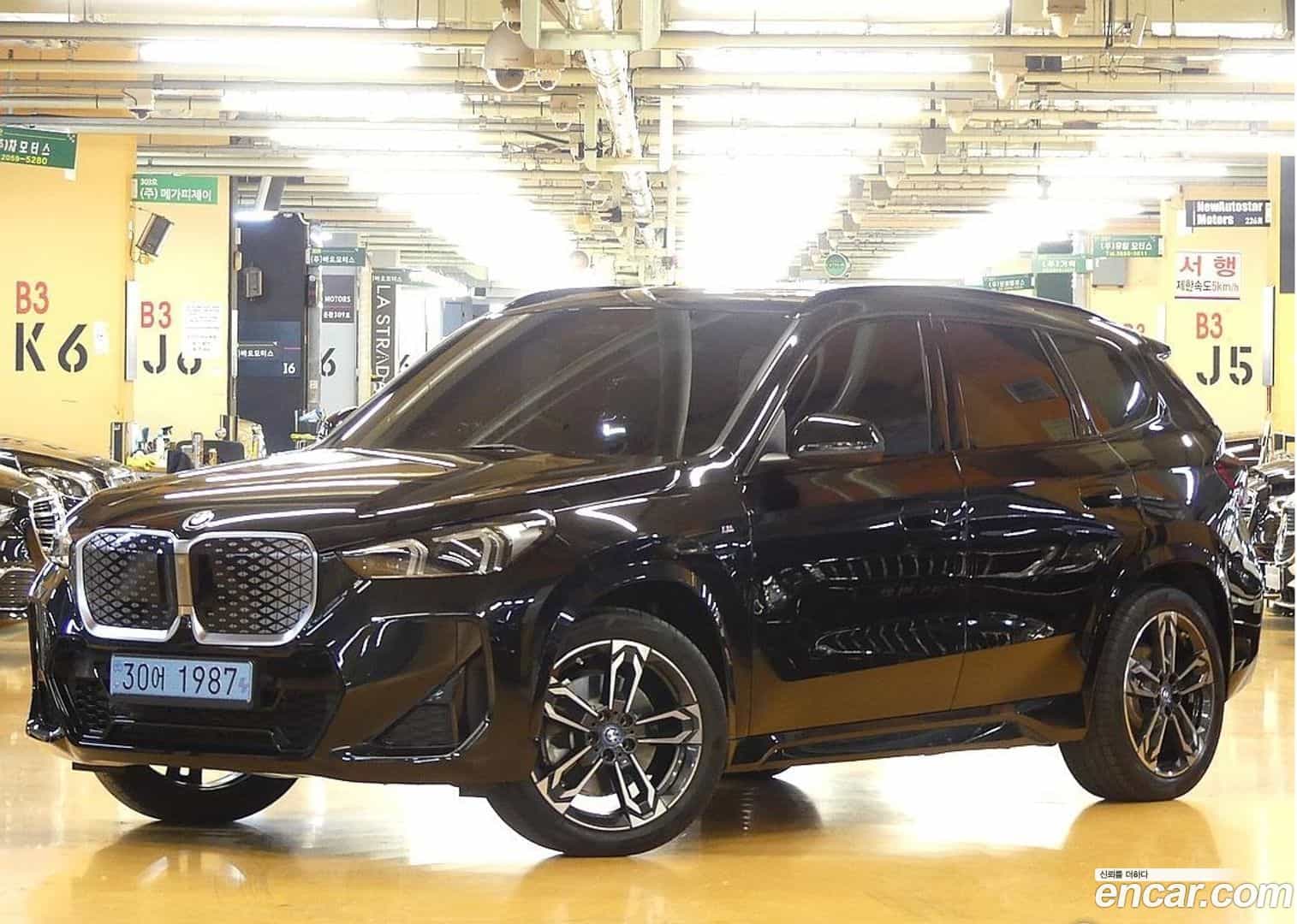 iX1 BMW 2025.1-OUTER-001
