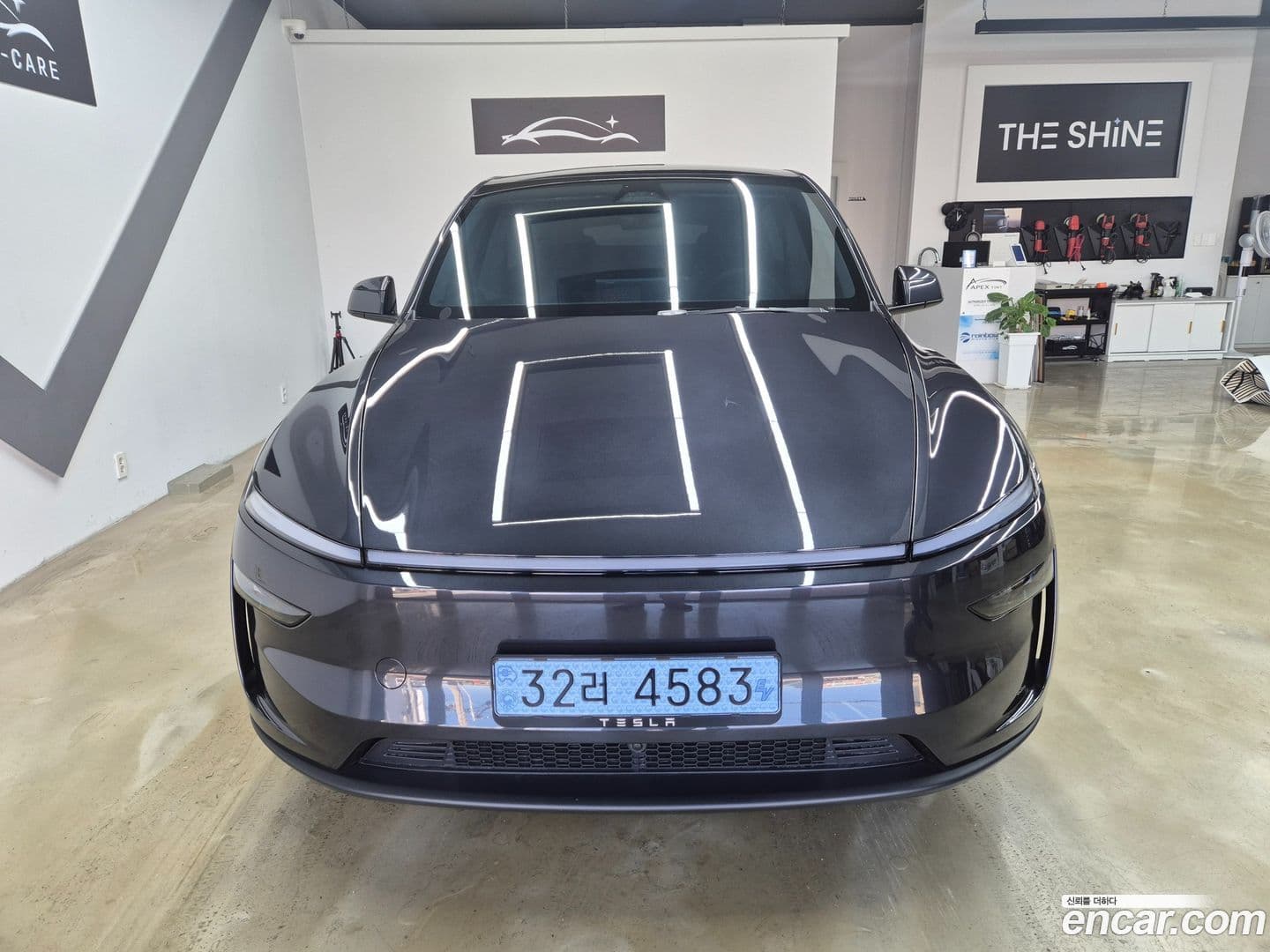 Main__Slider__Photo:Model Y Tesla 2025.8-0