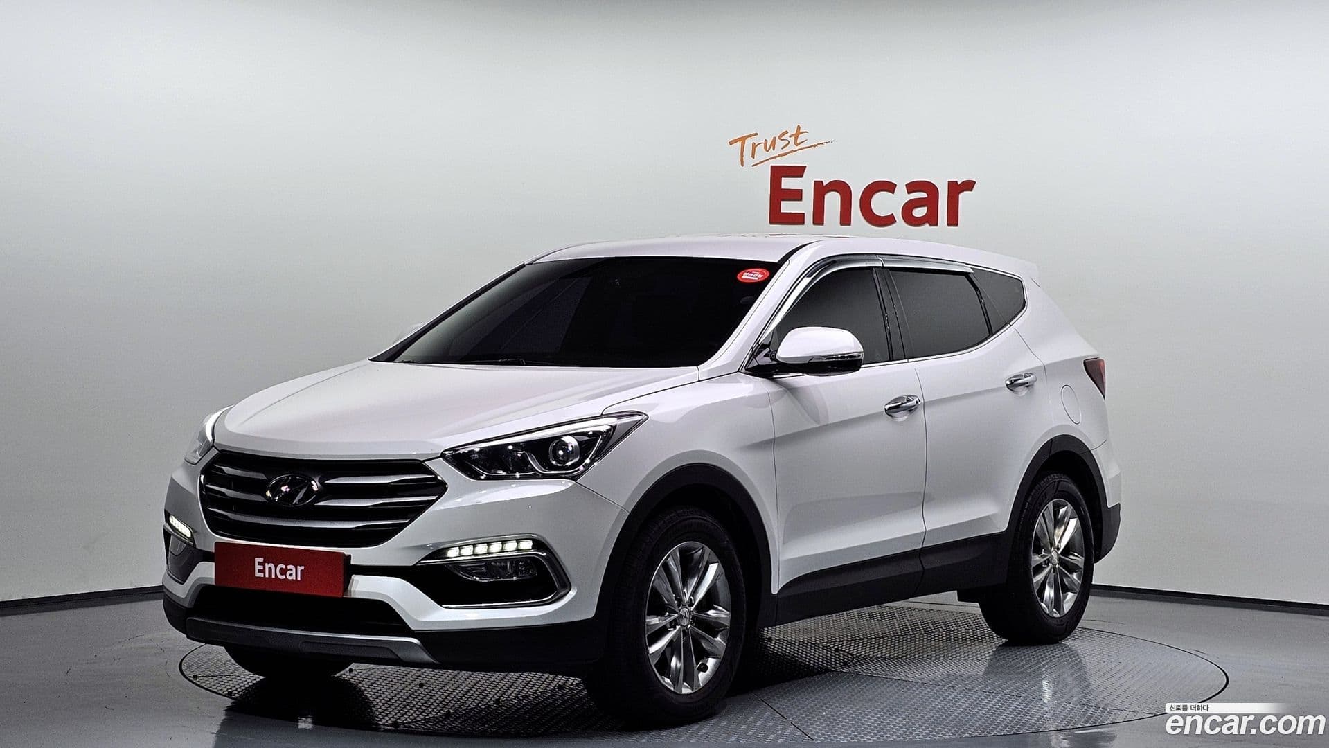 Main__Slider__Photo:Santafe Hyundai 2015.7-0