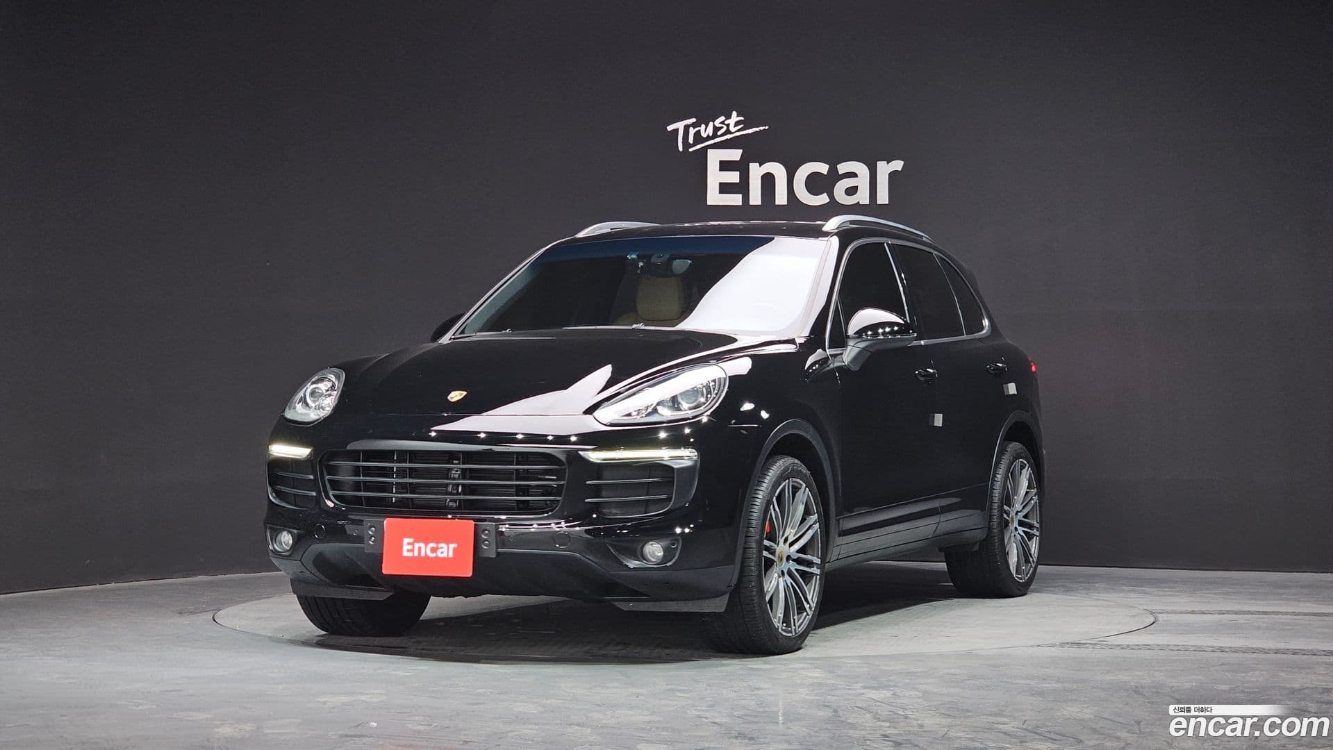 Main__Slider__Photo:Cayenne Porsche 2016.11-0